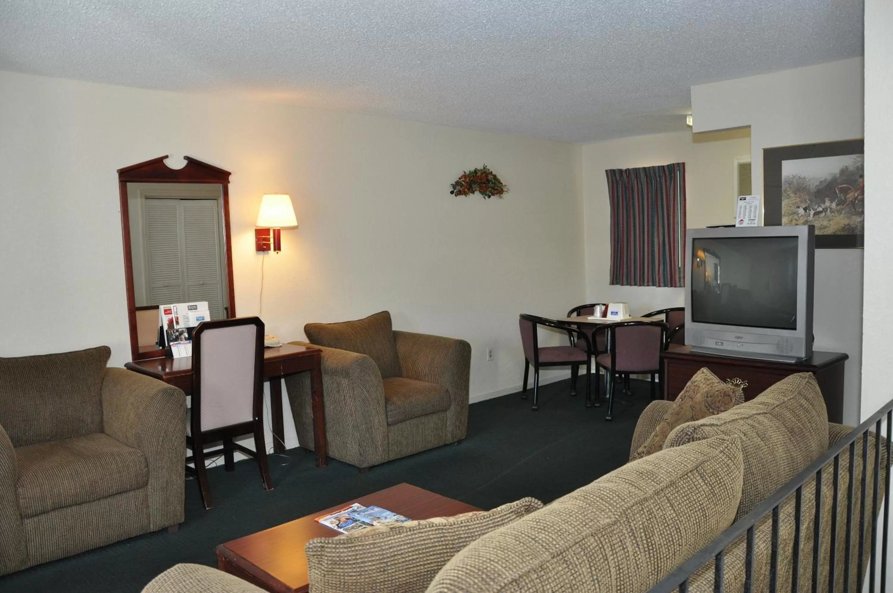 MERRIMAC INN & SUITES