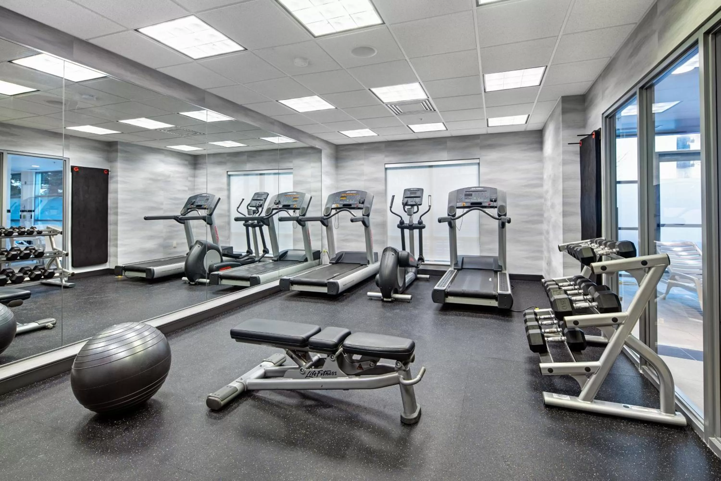Fitness centre/facilities in Fairfield Inn & Suites by Marriott Toronto Mississauga