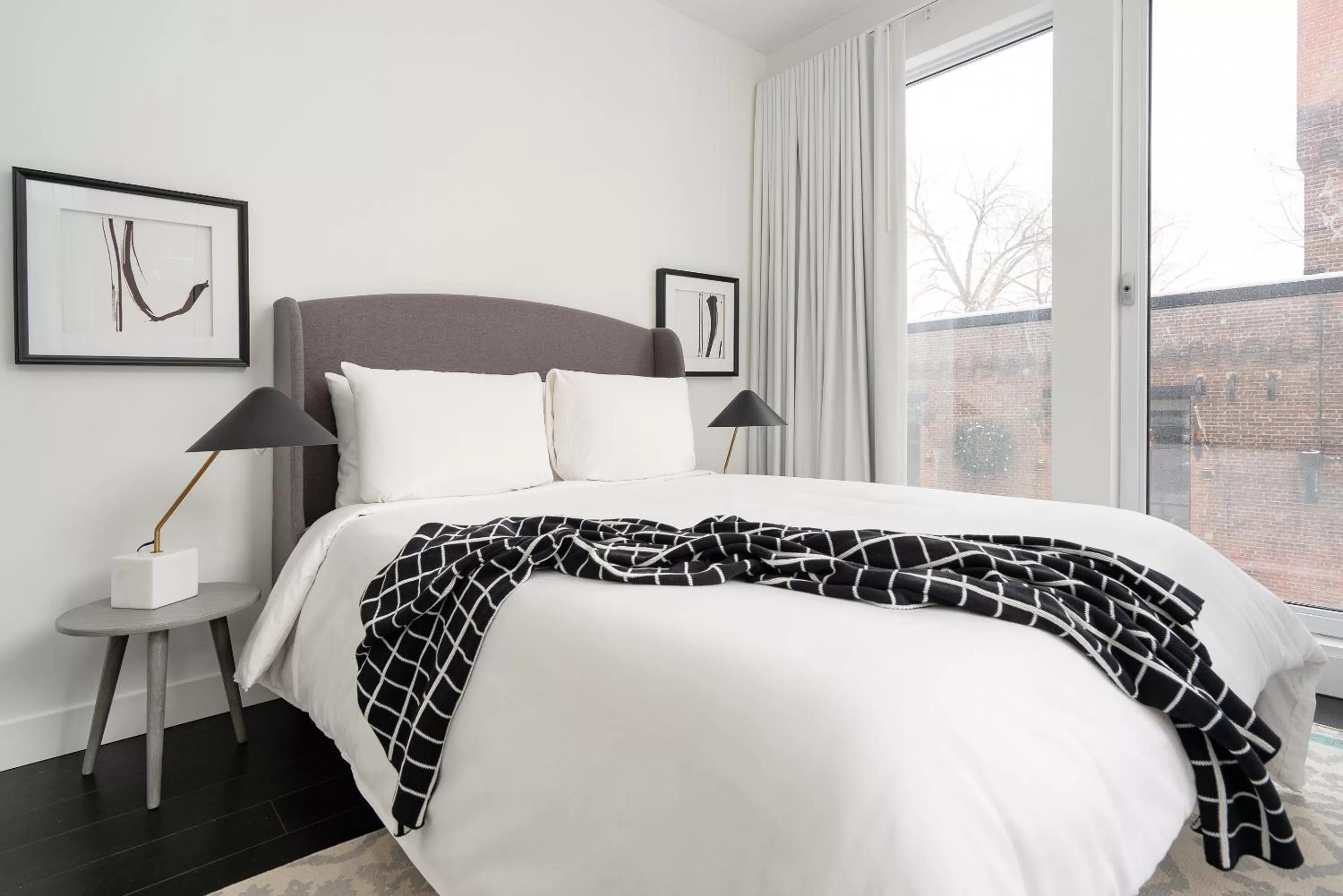 Living room, Bed in Sonder at The Richmond