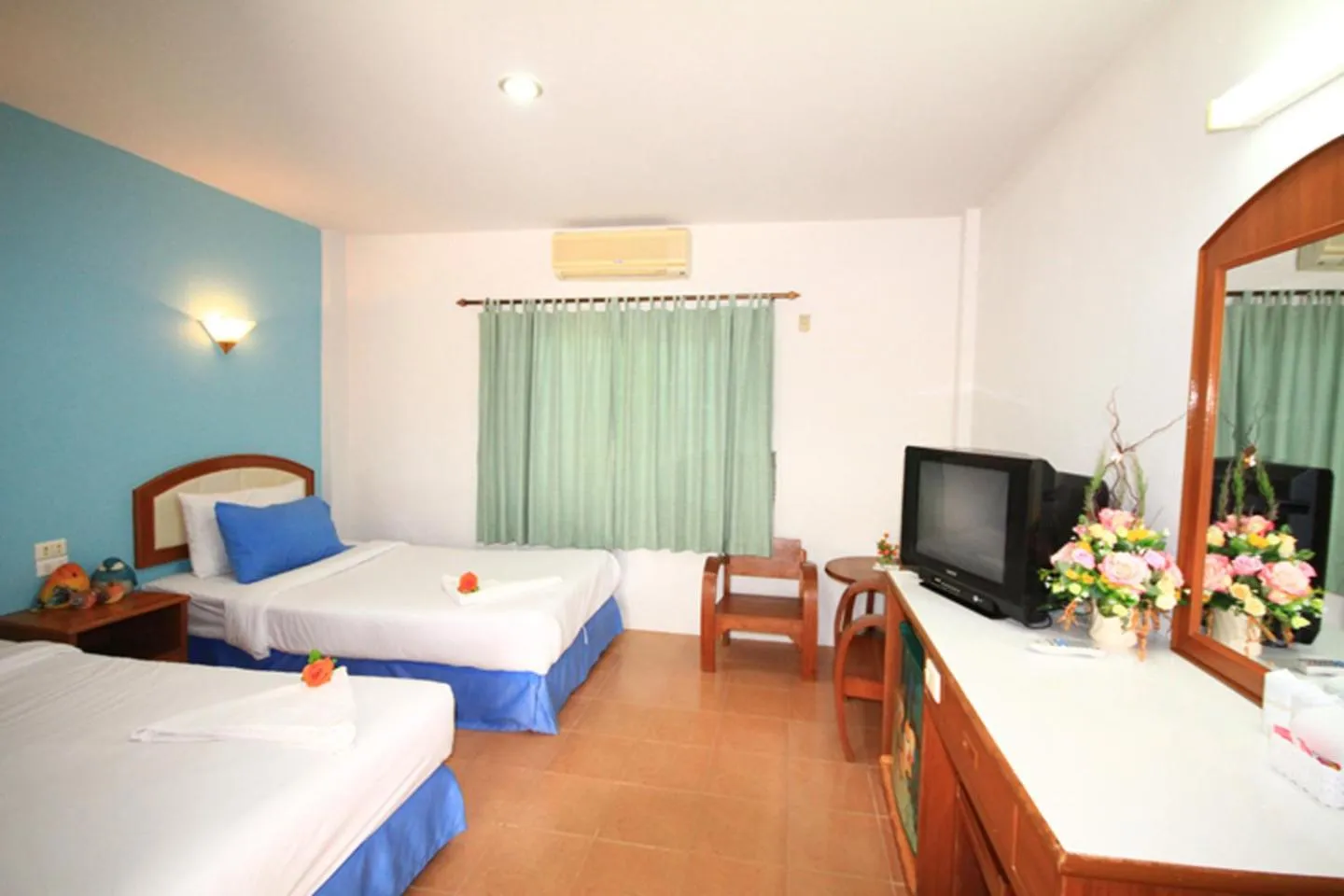 Standard Twin Room in J.Holiday Inn Krabi