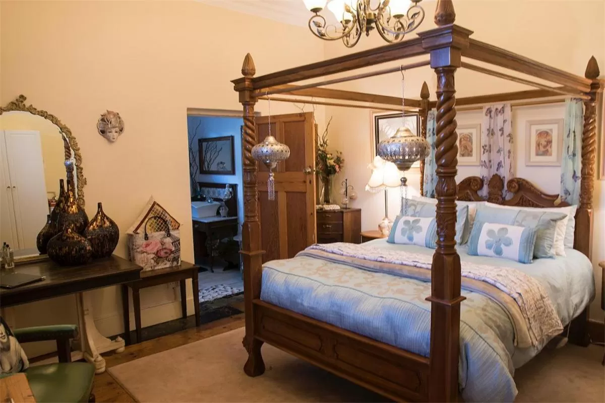 Bedroom, Bed in 79 On Ridge