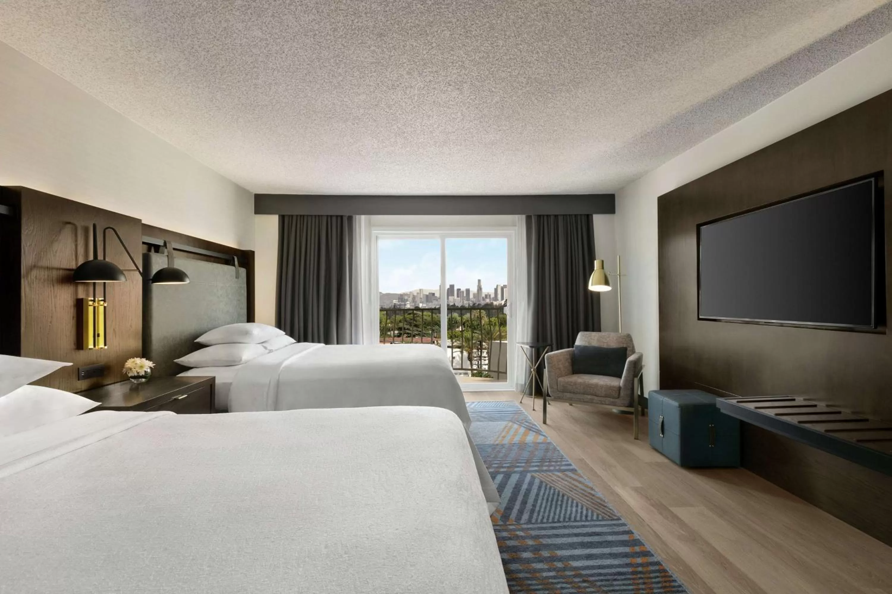 Bed in Embassy Suites by Hilton Los Angeles Downey