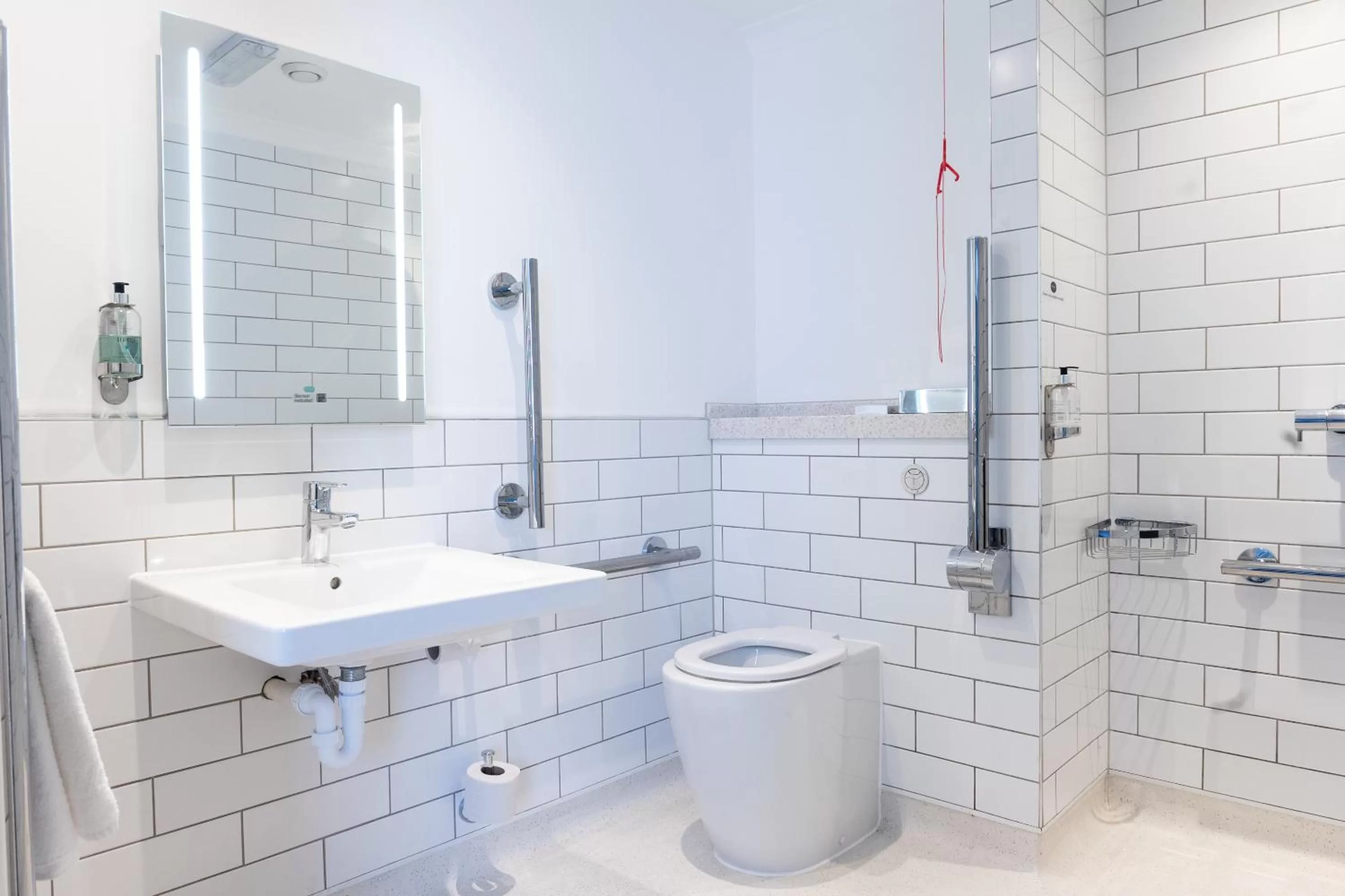 Bathroom in The Oatlands Chaser by Innkeeper's Collection