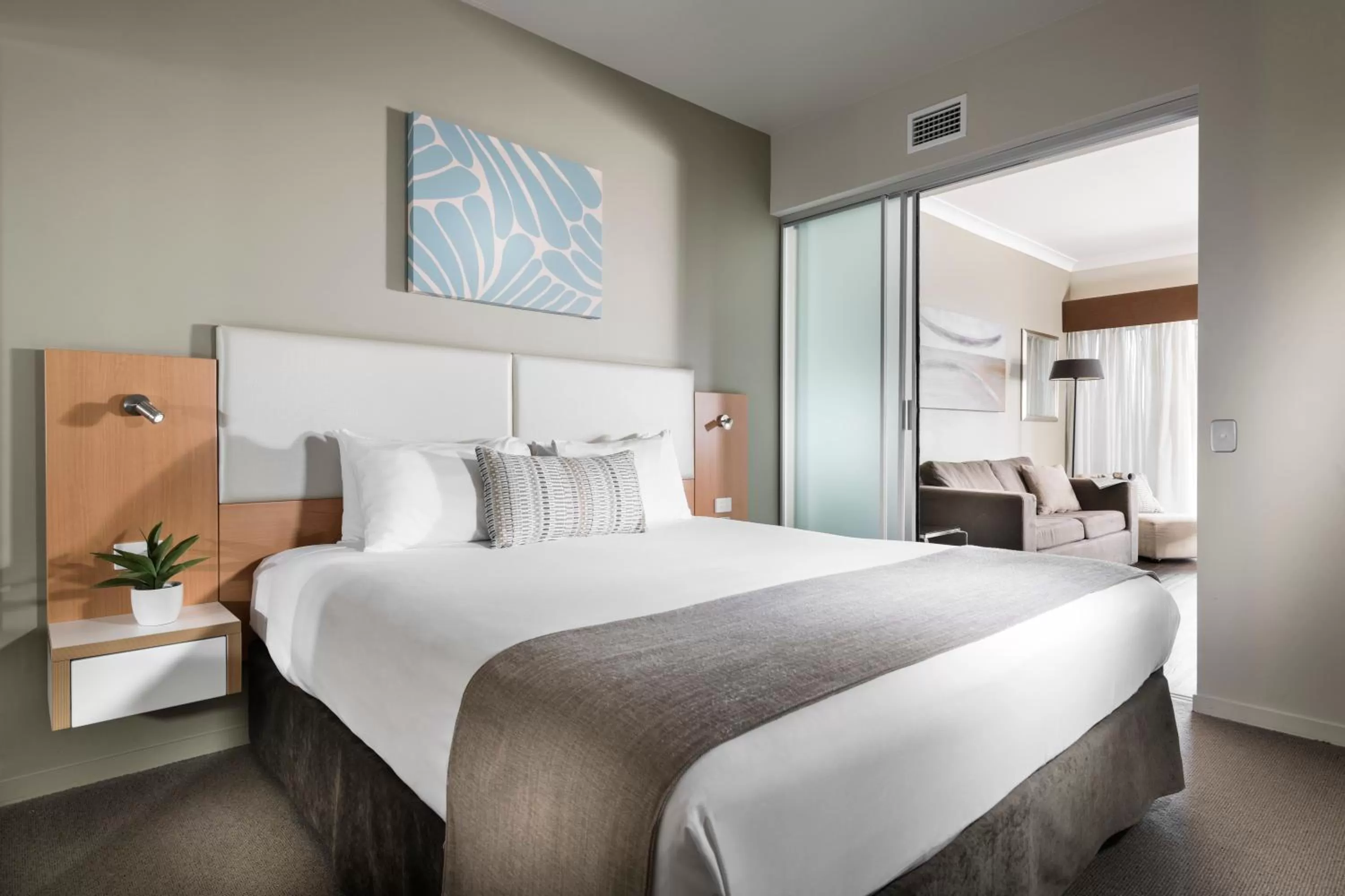 Photo of the whole room, Bed in Grand Hotel and Apartments Townsville