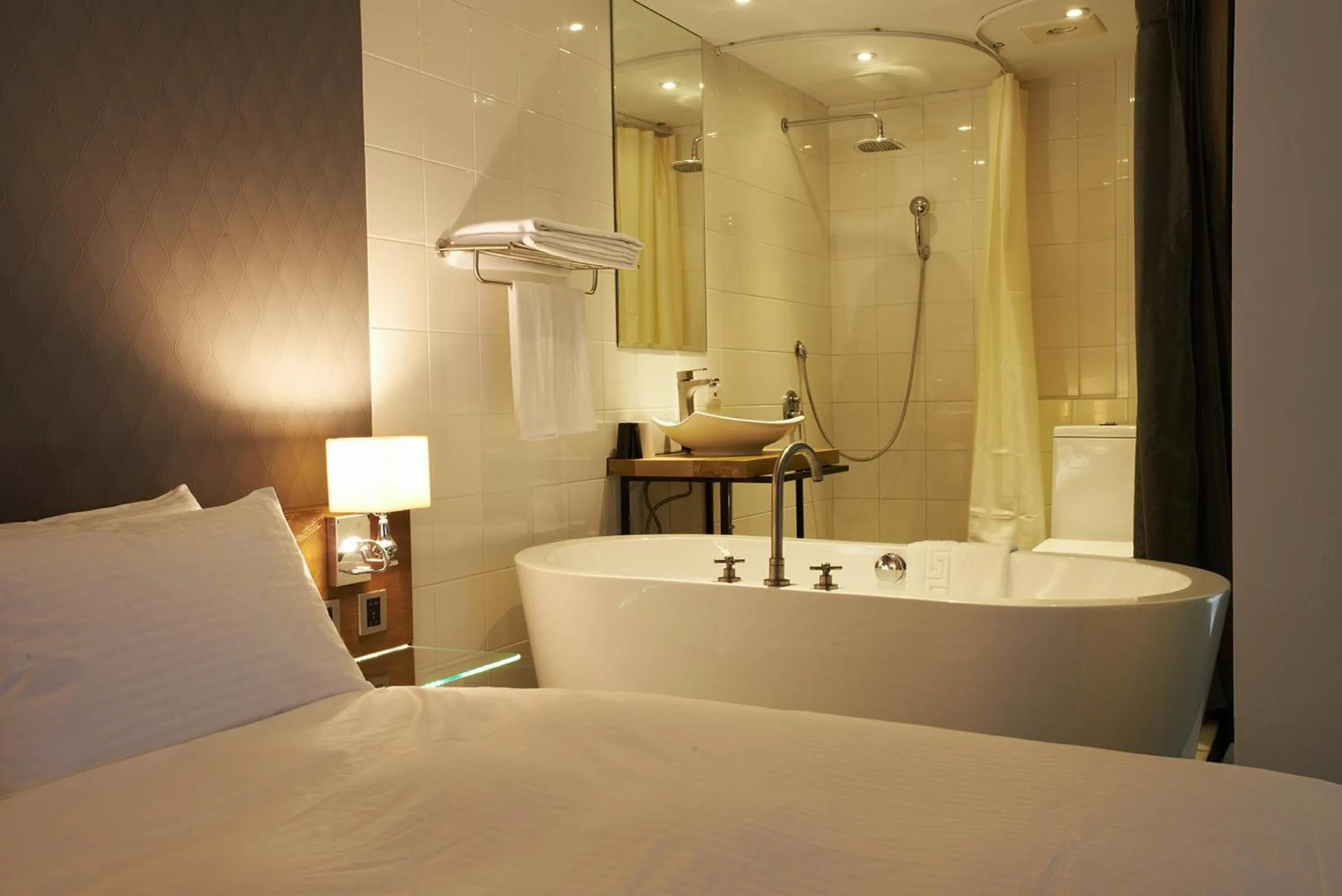 Bathroom, Bed in Hotel That