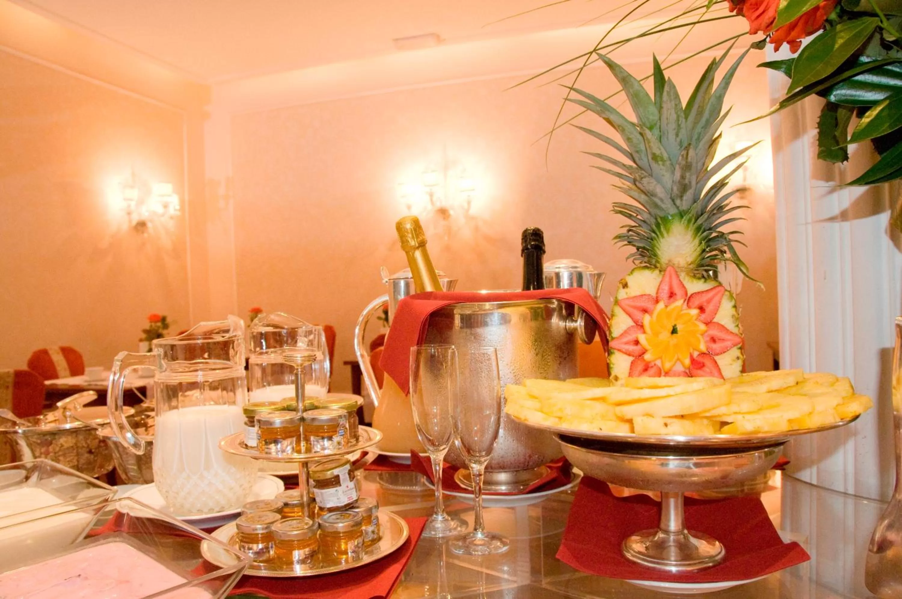 Food and drinks in Hotel De La Ville