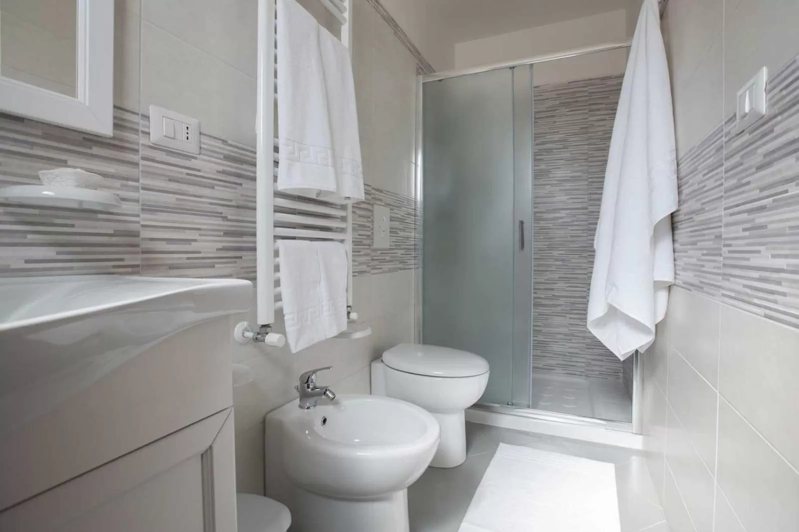 Shower in B&B Le due gioie