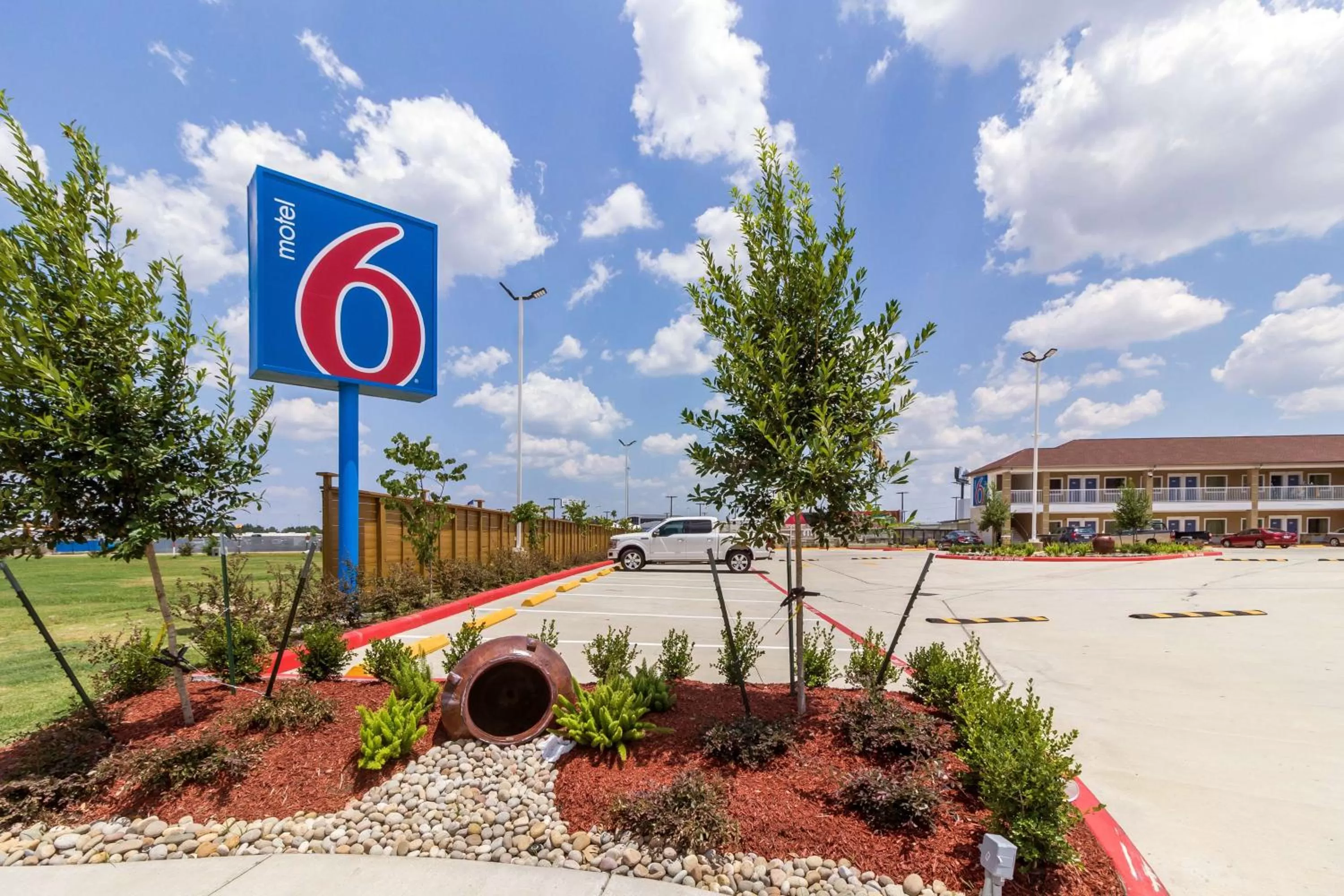 Property building in Motel 6-Houston, TX - North
