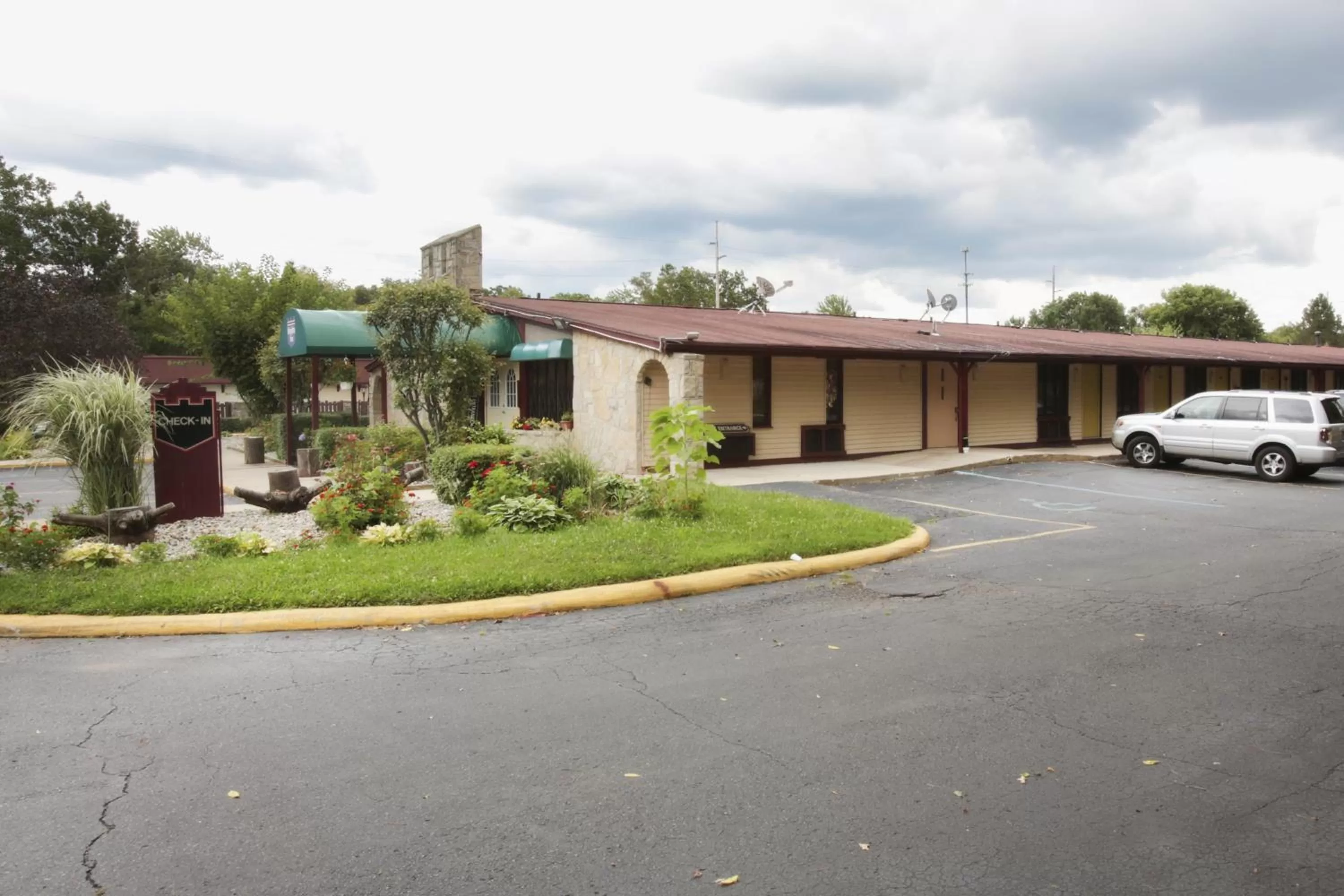 On site in Knights Inn - Battle Creek