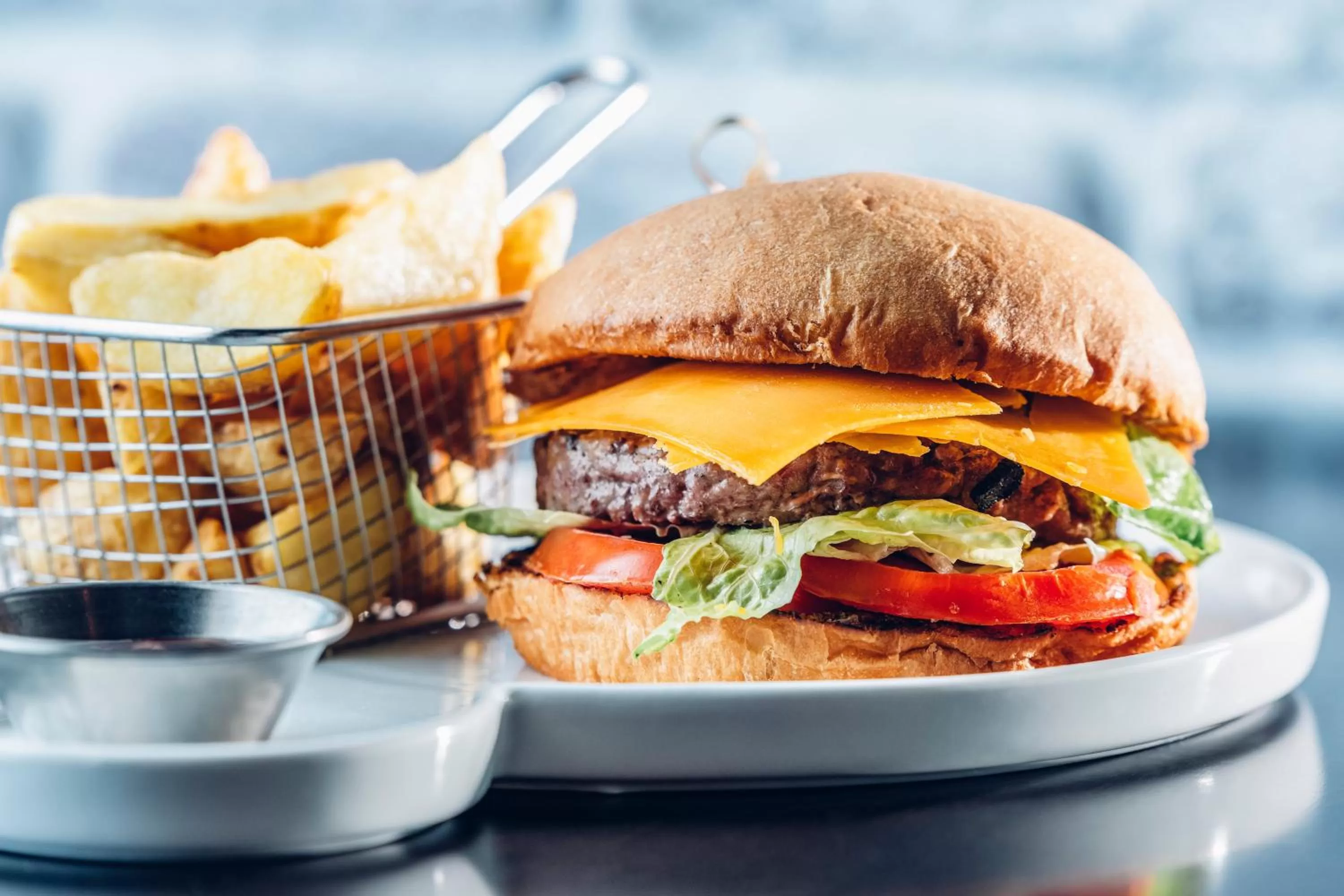 Lounge or bar in Holiday Inn Toulouse Airport by IHG