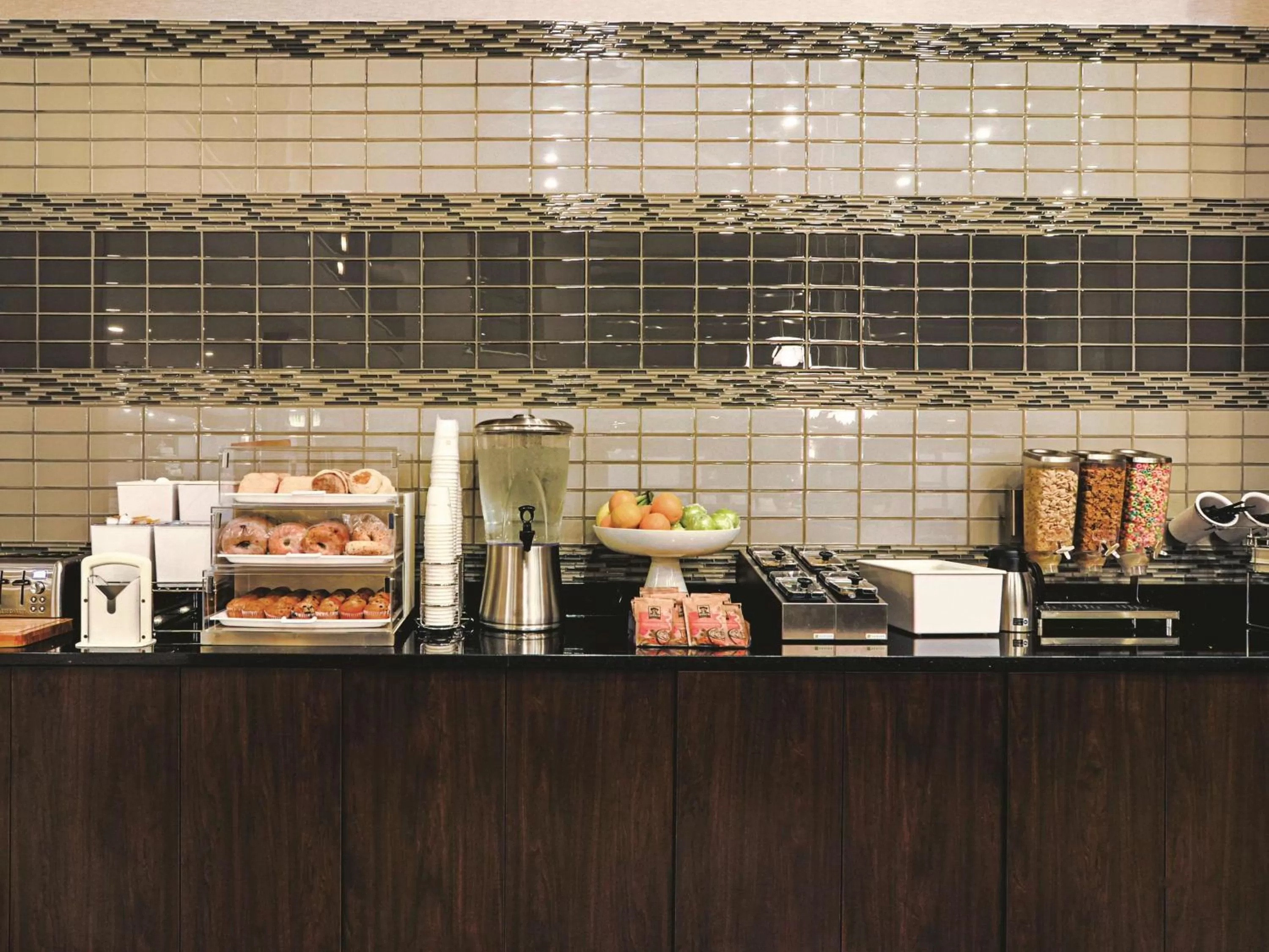 Restaurant/places to eat in La Quinta by Wyndham Denver Airport DIA