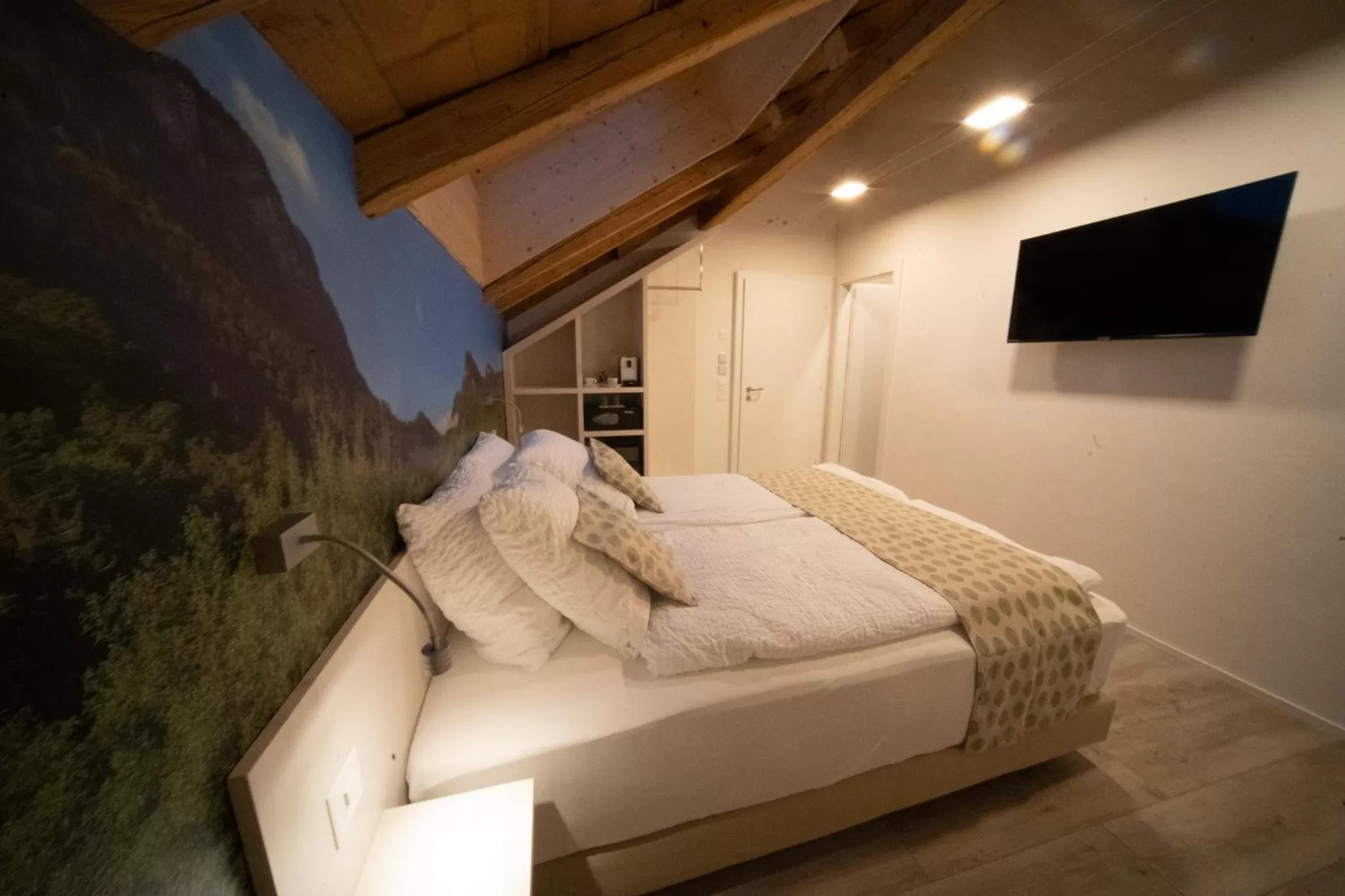Coffee/tea facilities, Bed in Hotel de la Concorde