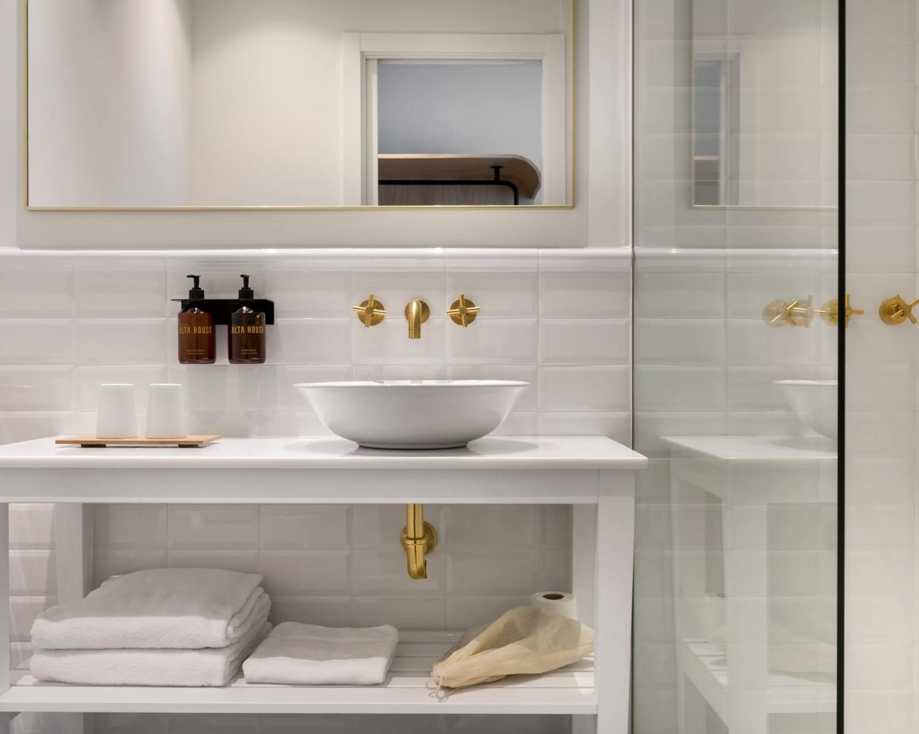 Shower in Alta House Begur