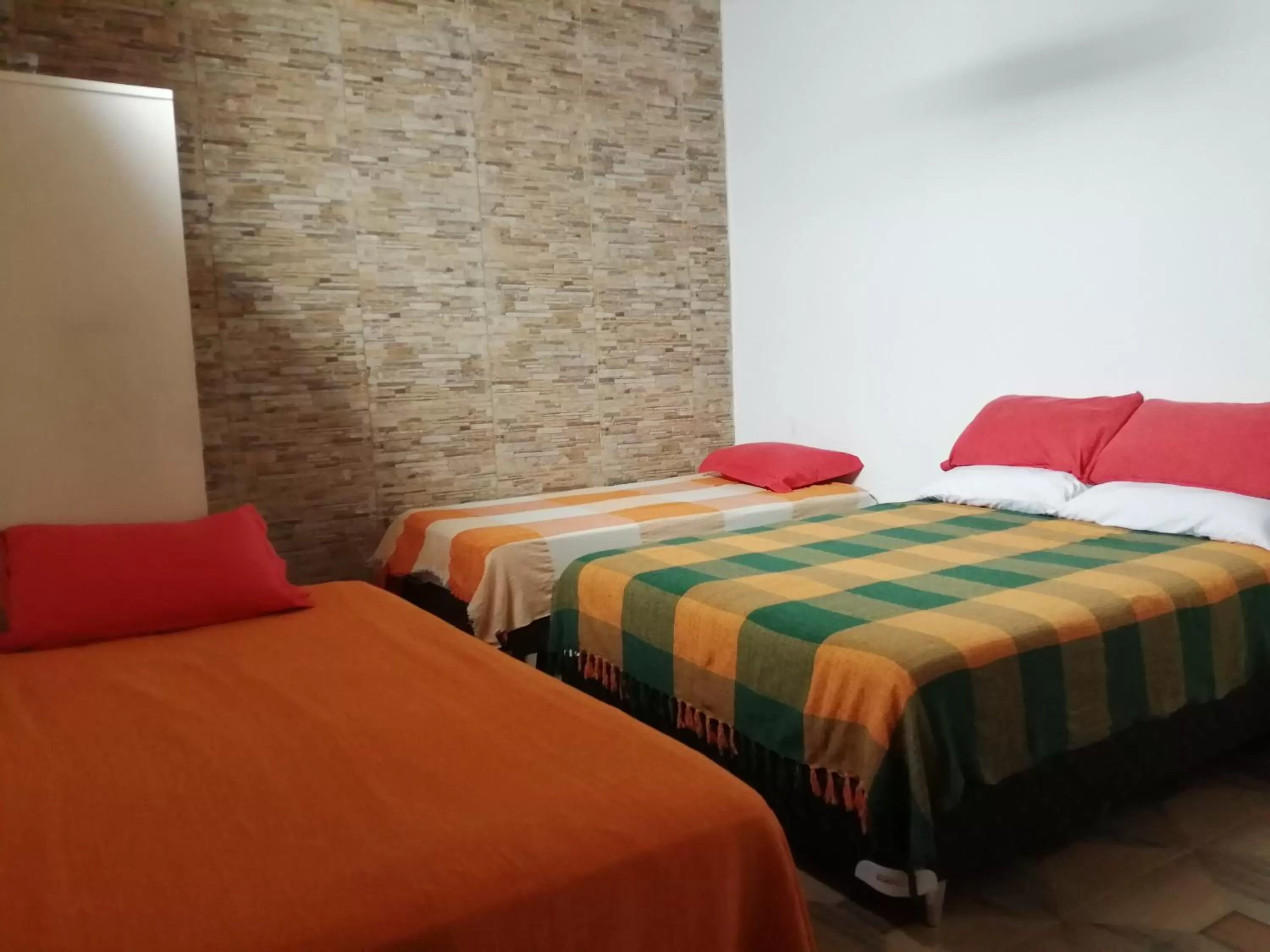 Photo of the whole room, Bed in Granados