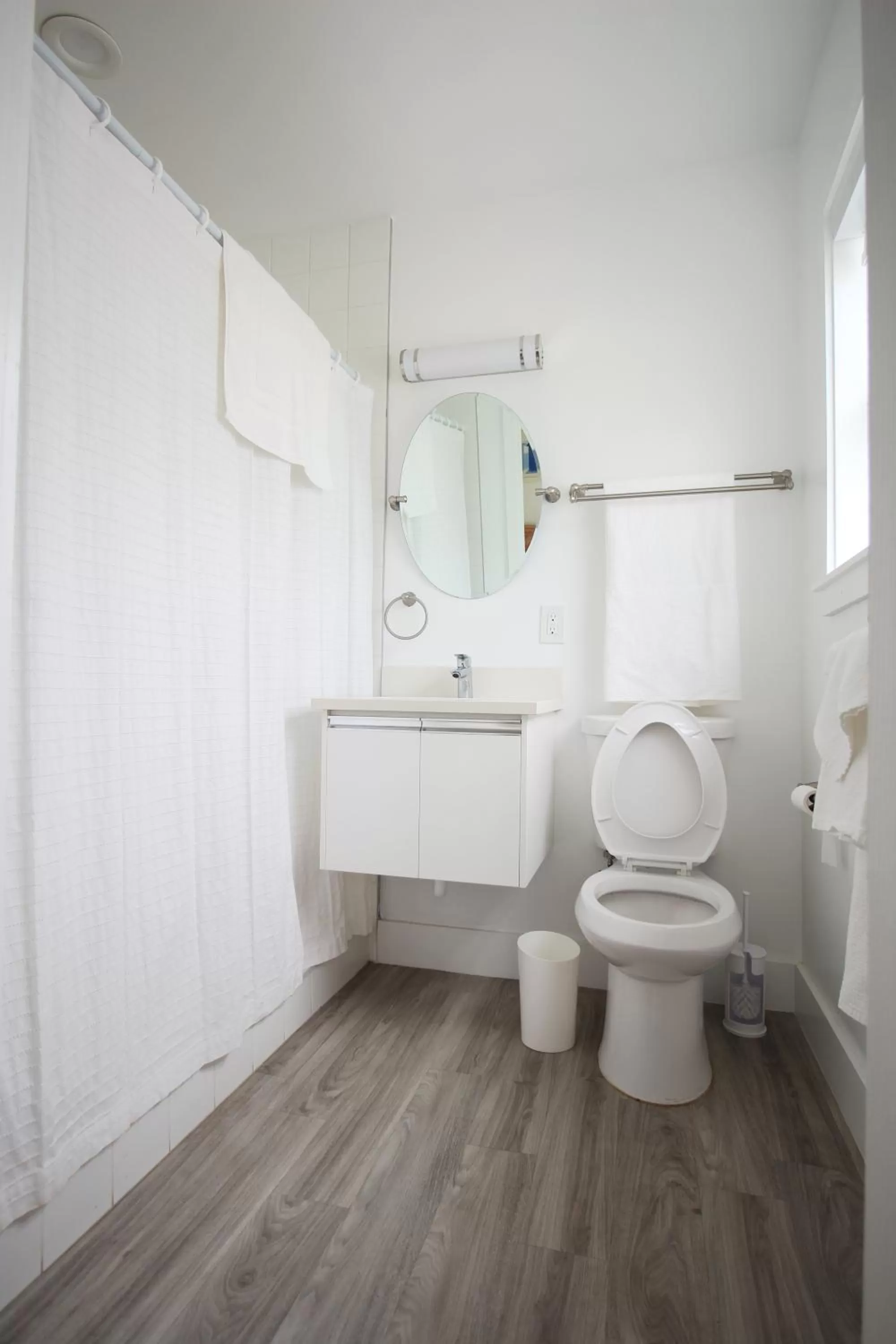 Bathroom in Shore View Hotel