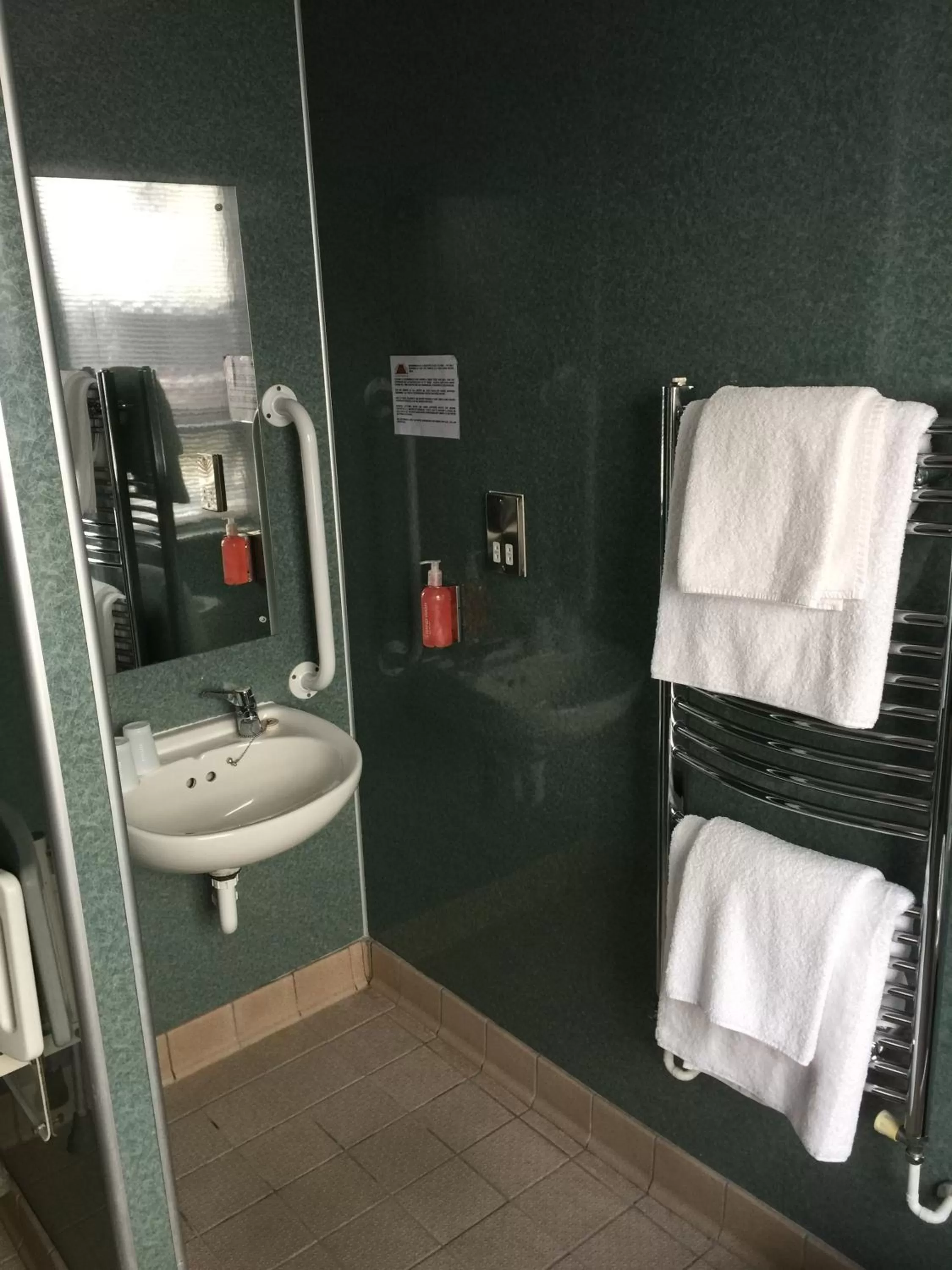 Bathroom in Hotel Celebrity Bournemouth East Cliff by Villare hotels