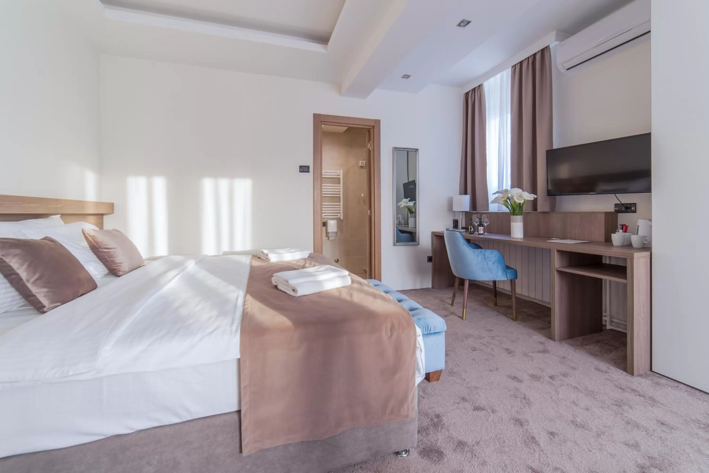 Photo of the whole room, Bed in M House Belgrade Residence