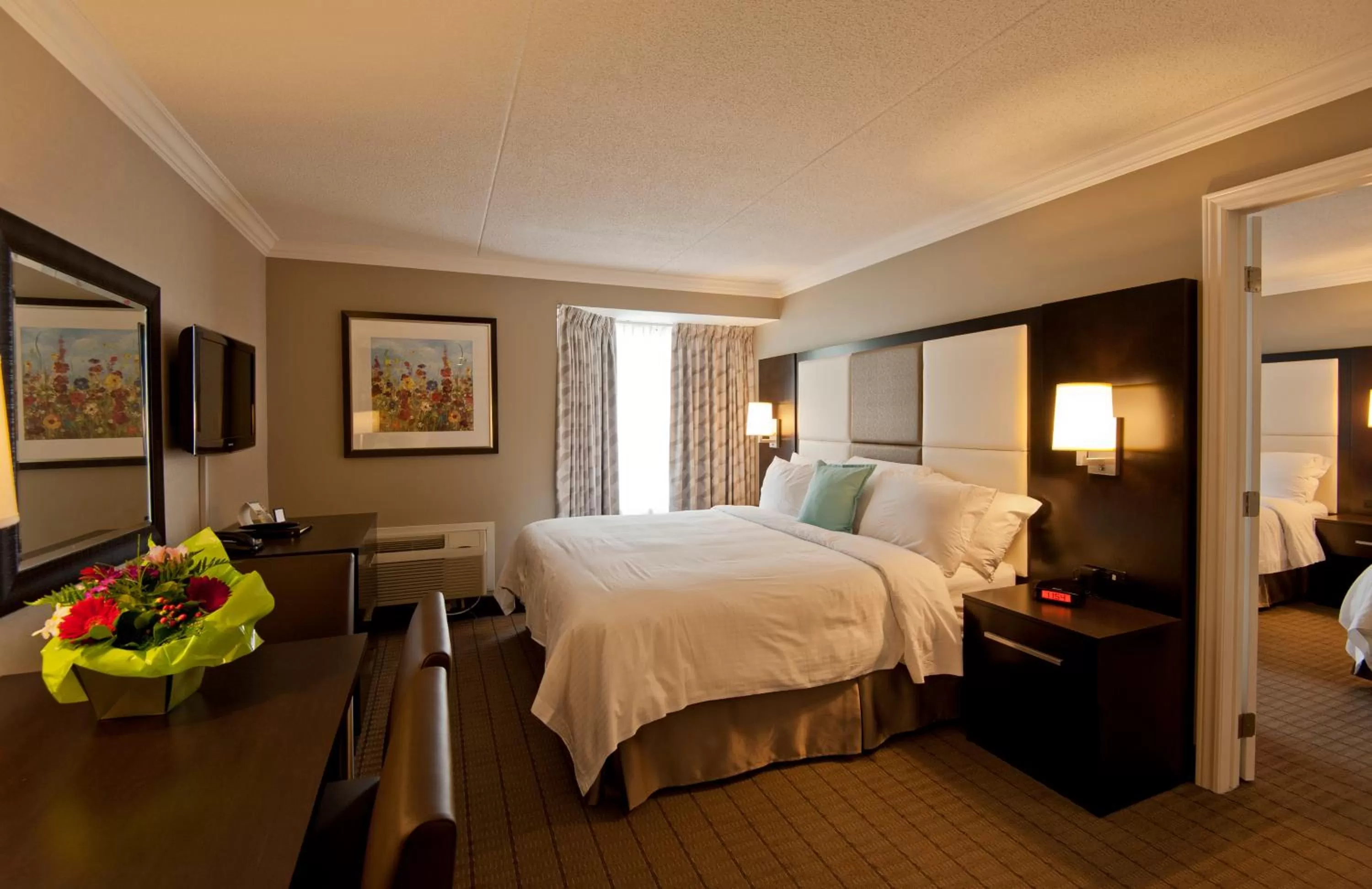 Bedroom, Bed in Visitor's Inn