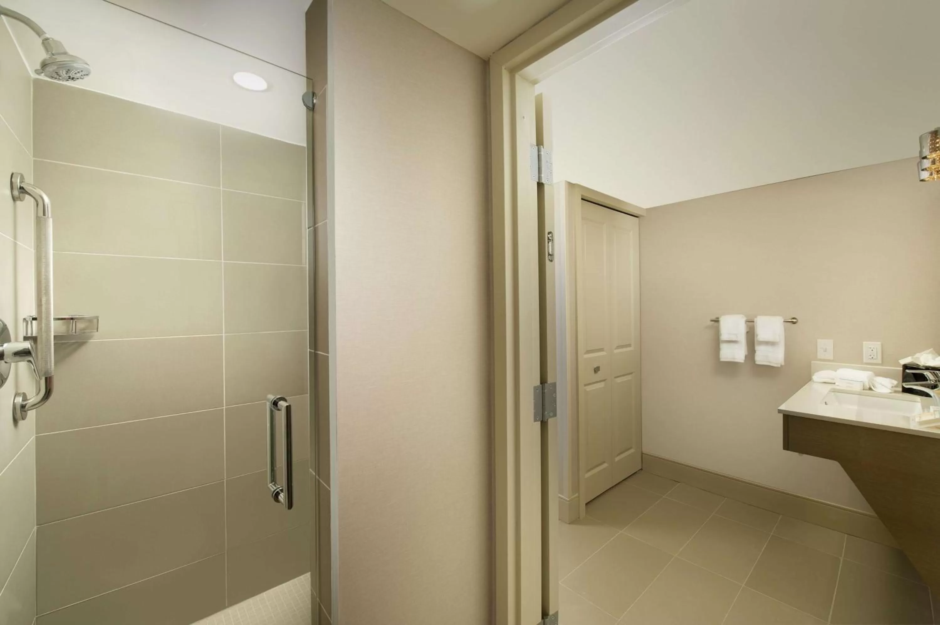 Bathroom in Hilton Garden Inn Miami South Beach