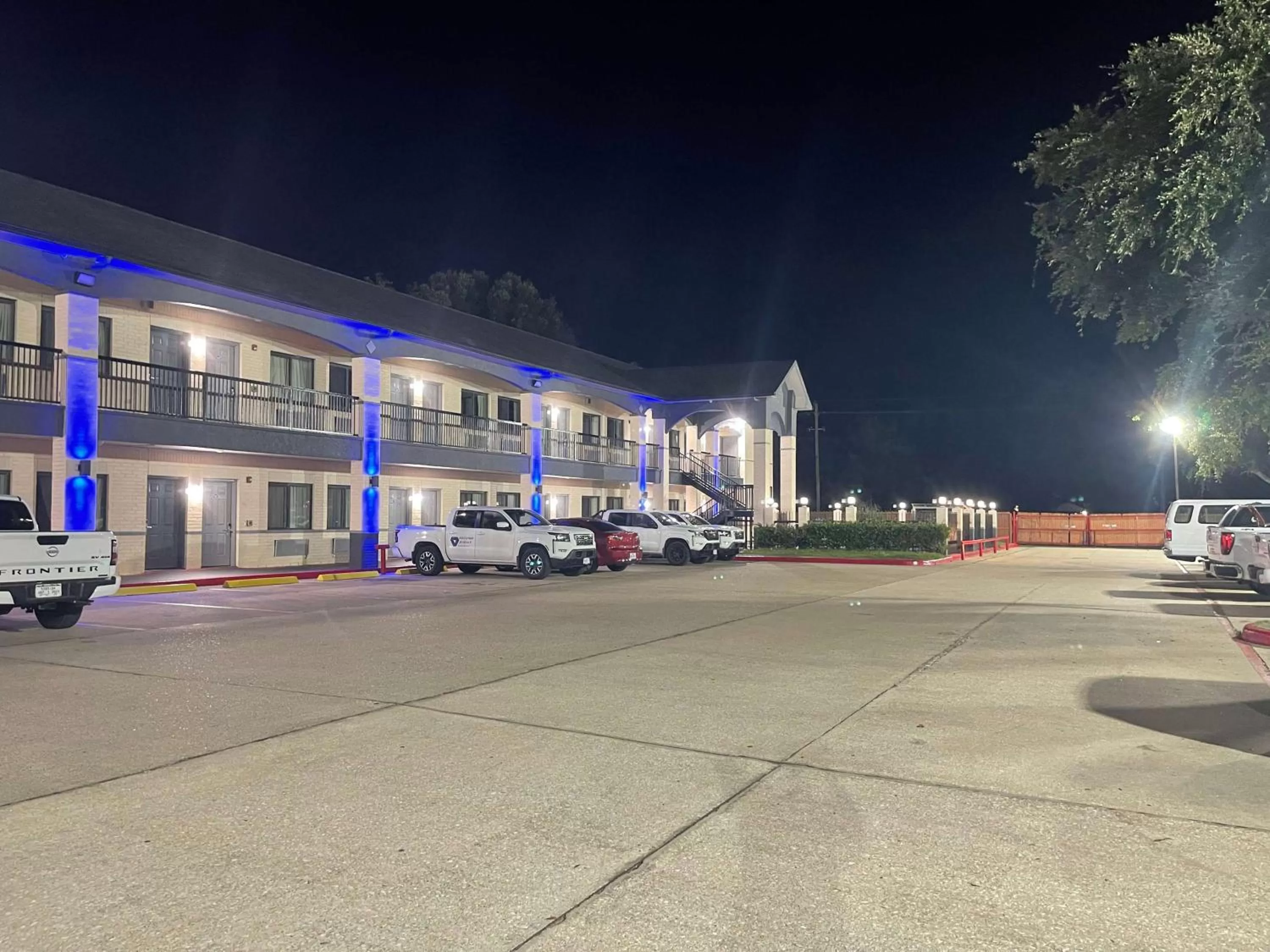 Property building in Days Inn by Wyndham Dickinson TX