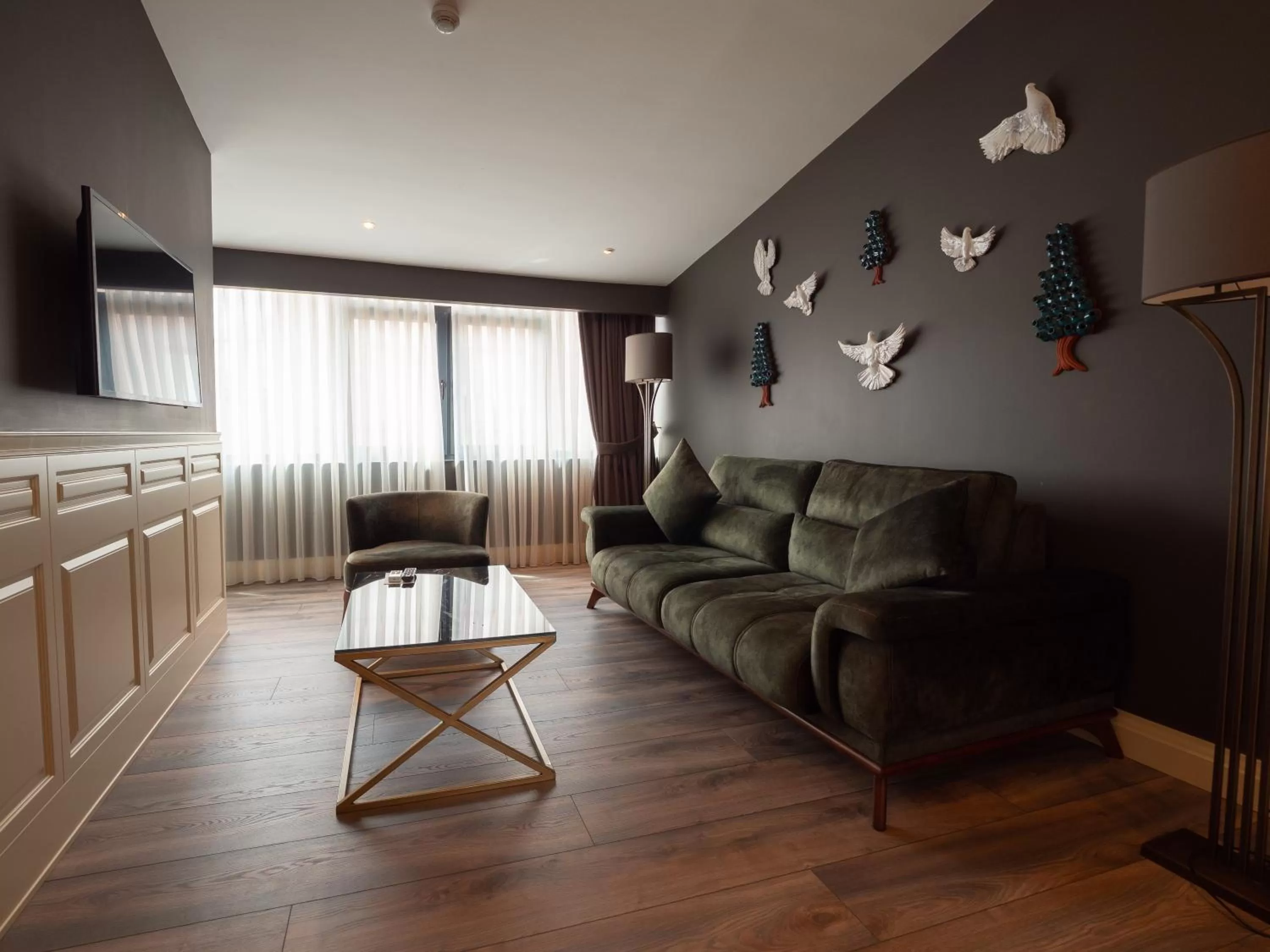 TV and multimedia in Hotel Miniature - Ottoman Mansion