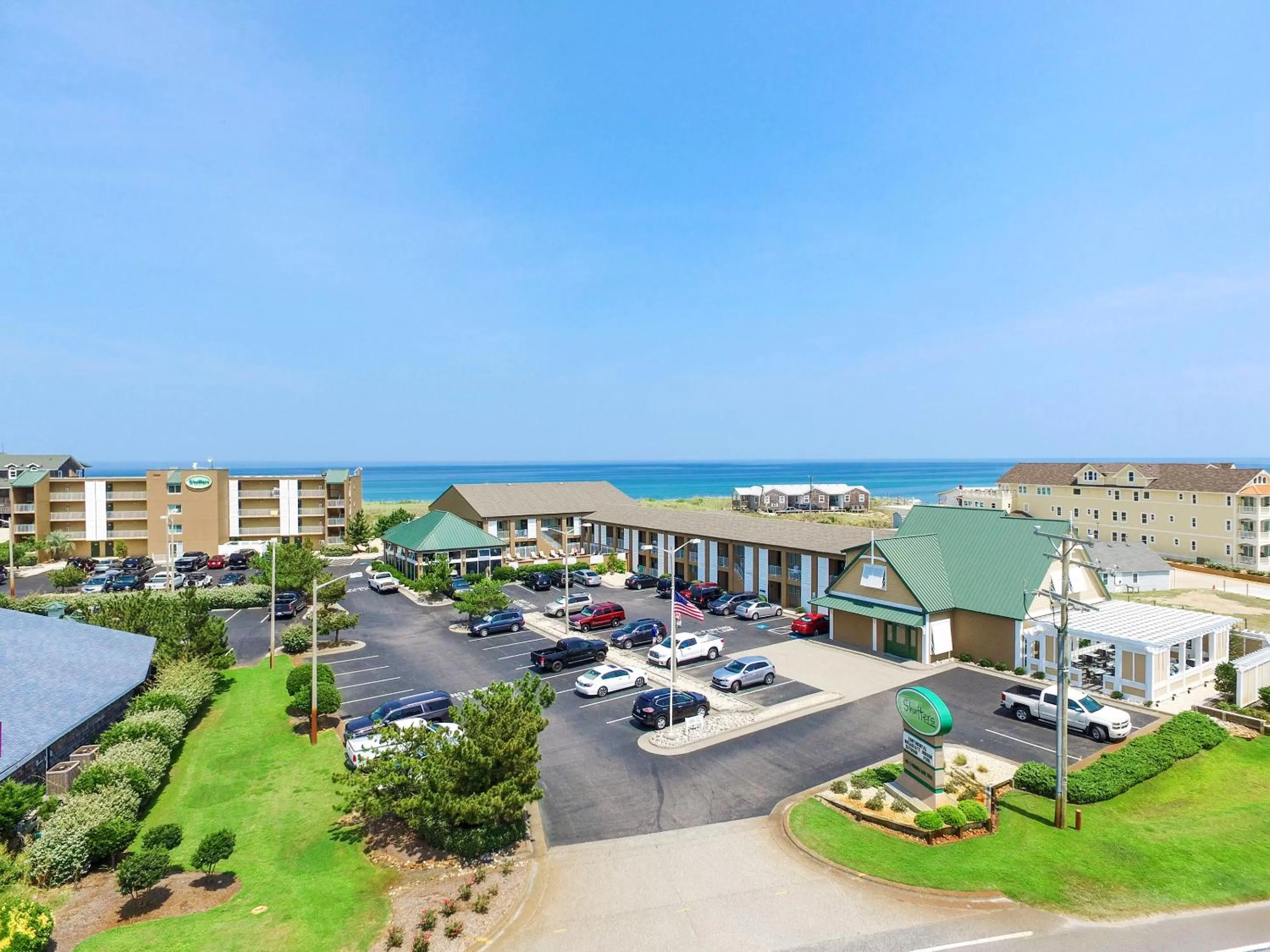 Facade/entrance in Shutters on the Banks