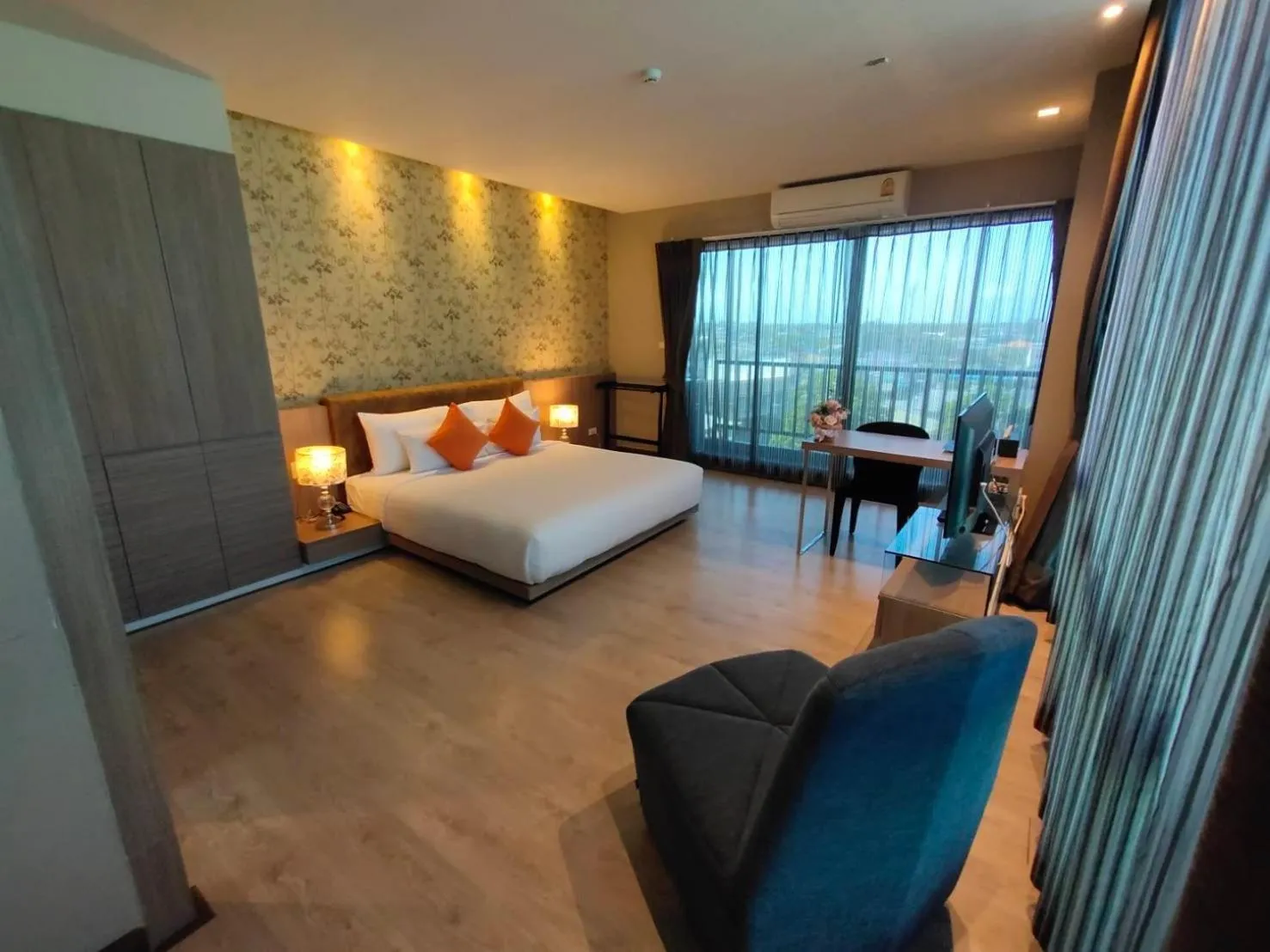 Bed in Tonaoi Grand Hotel