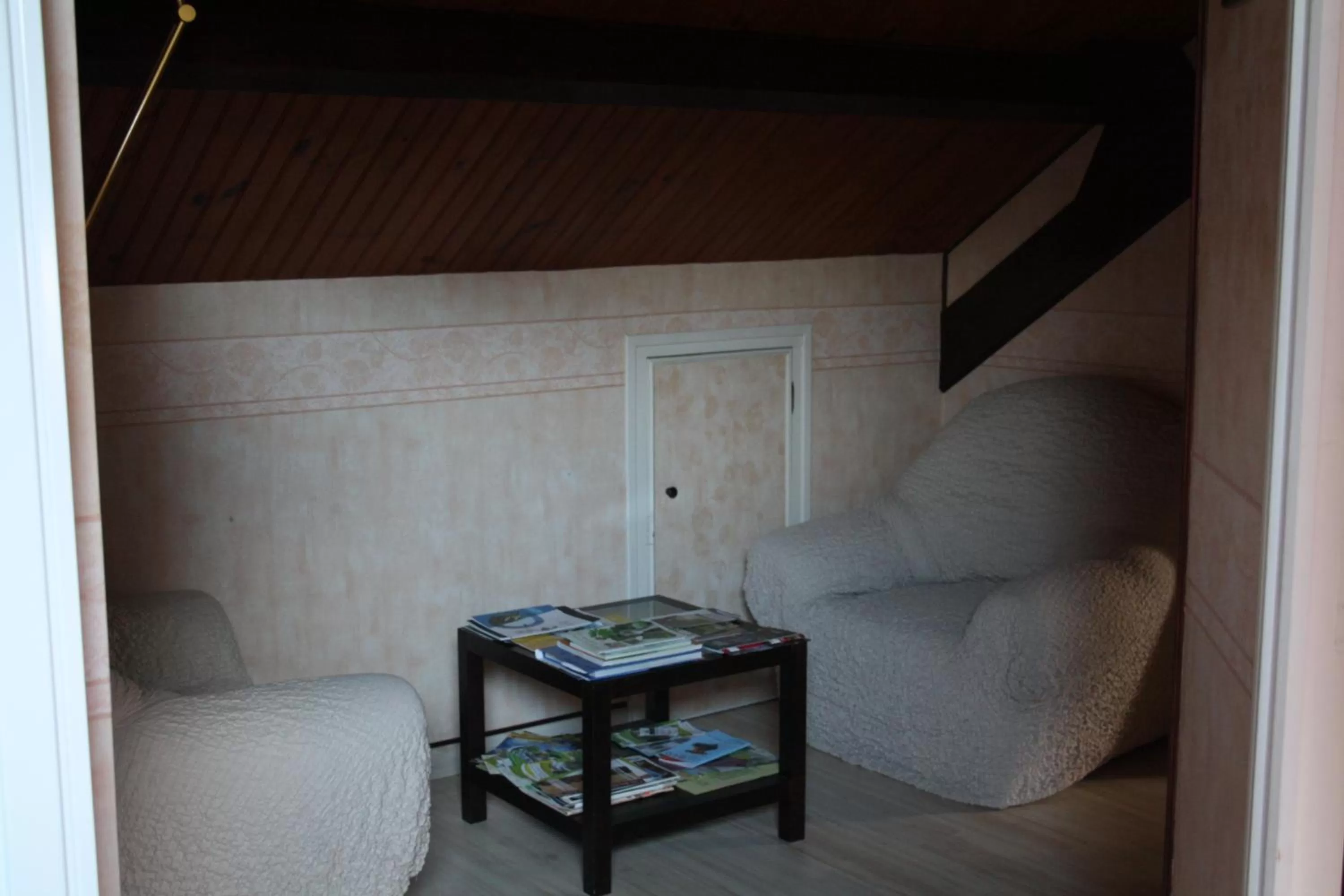 Seating Area in Chambre d'Hôtes Les Chênes