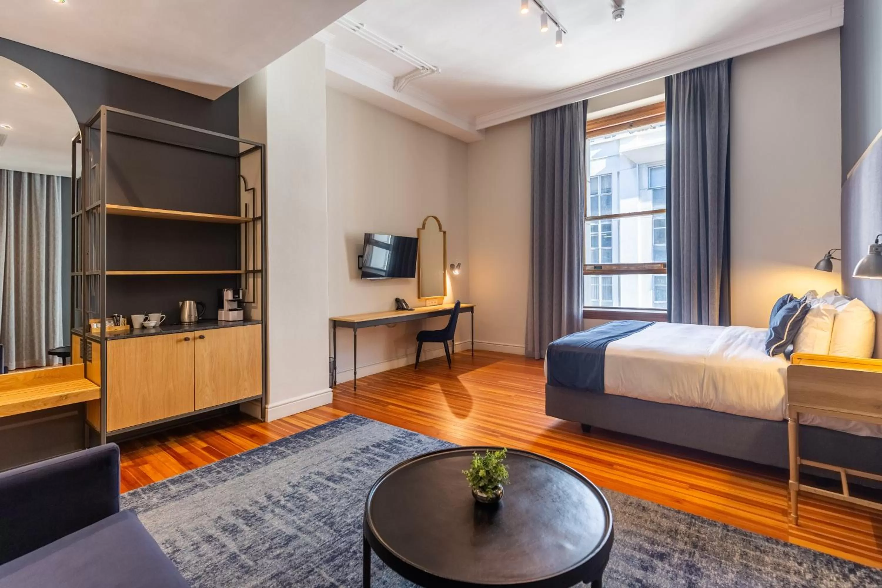 Bed in Old Bank Hotel - Lion Roars Hotels & Lodges