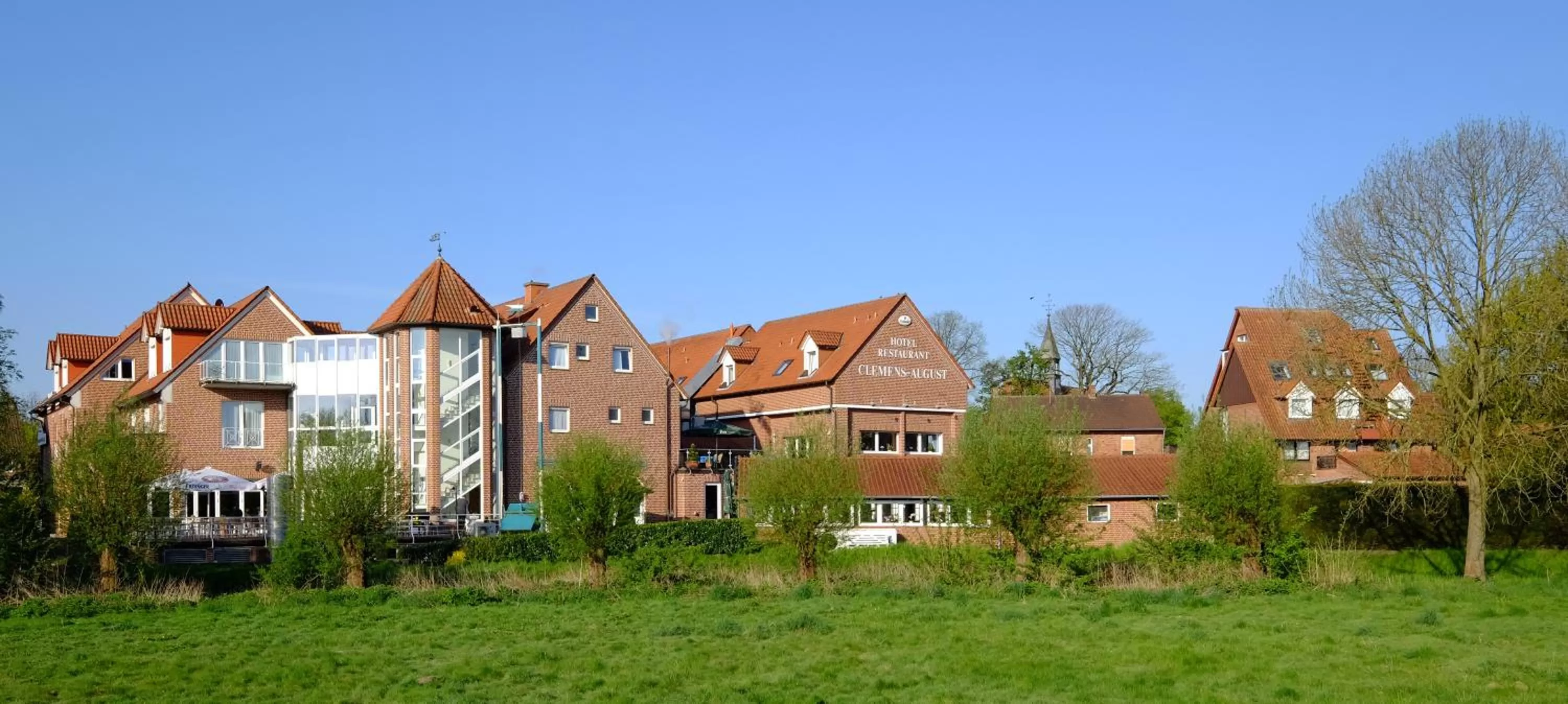 Property building in Hotel Restaurant Clemens-August