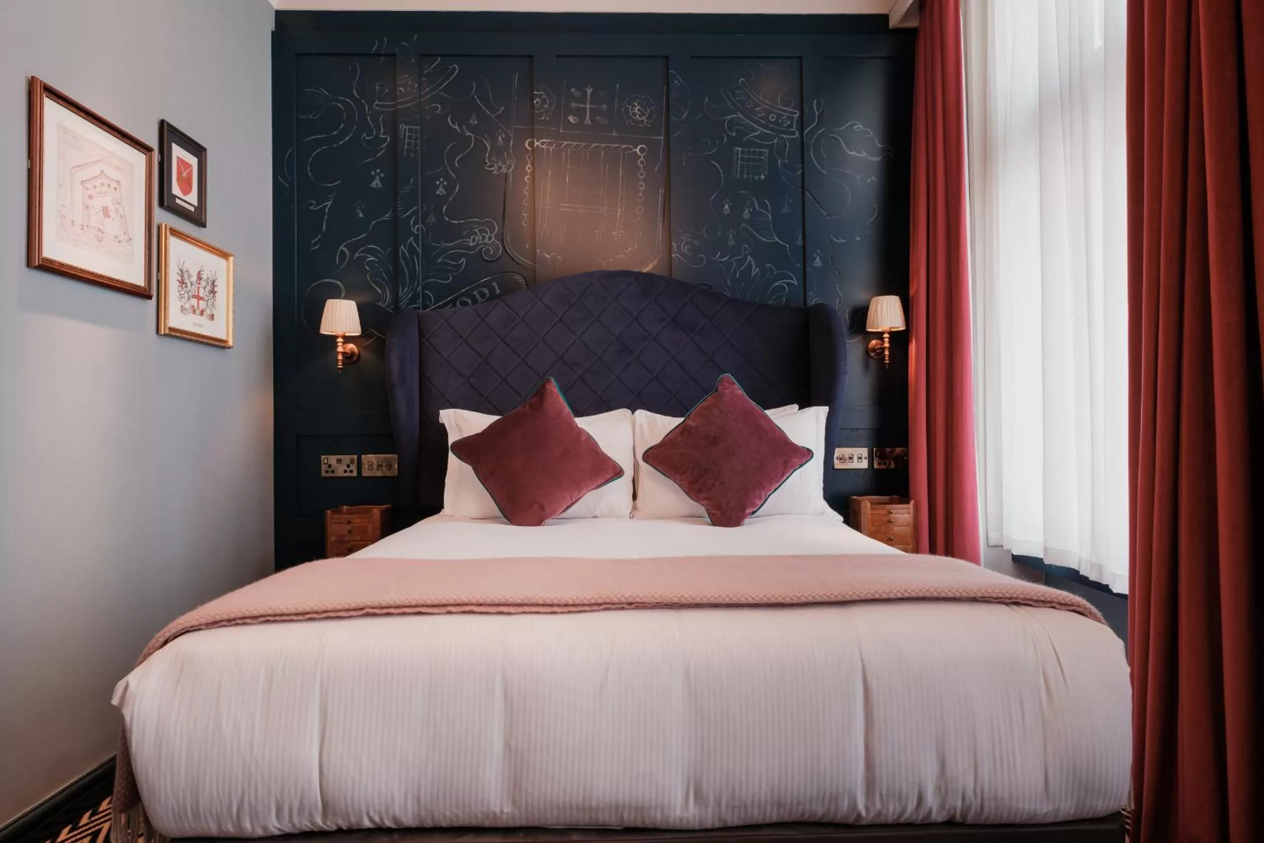 Bed in The Sanctuary House Hotel