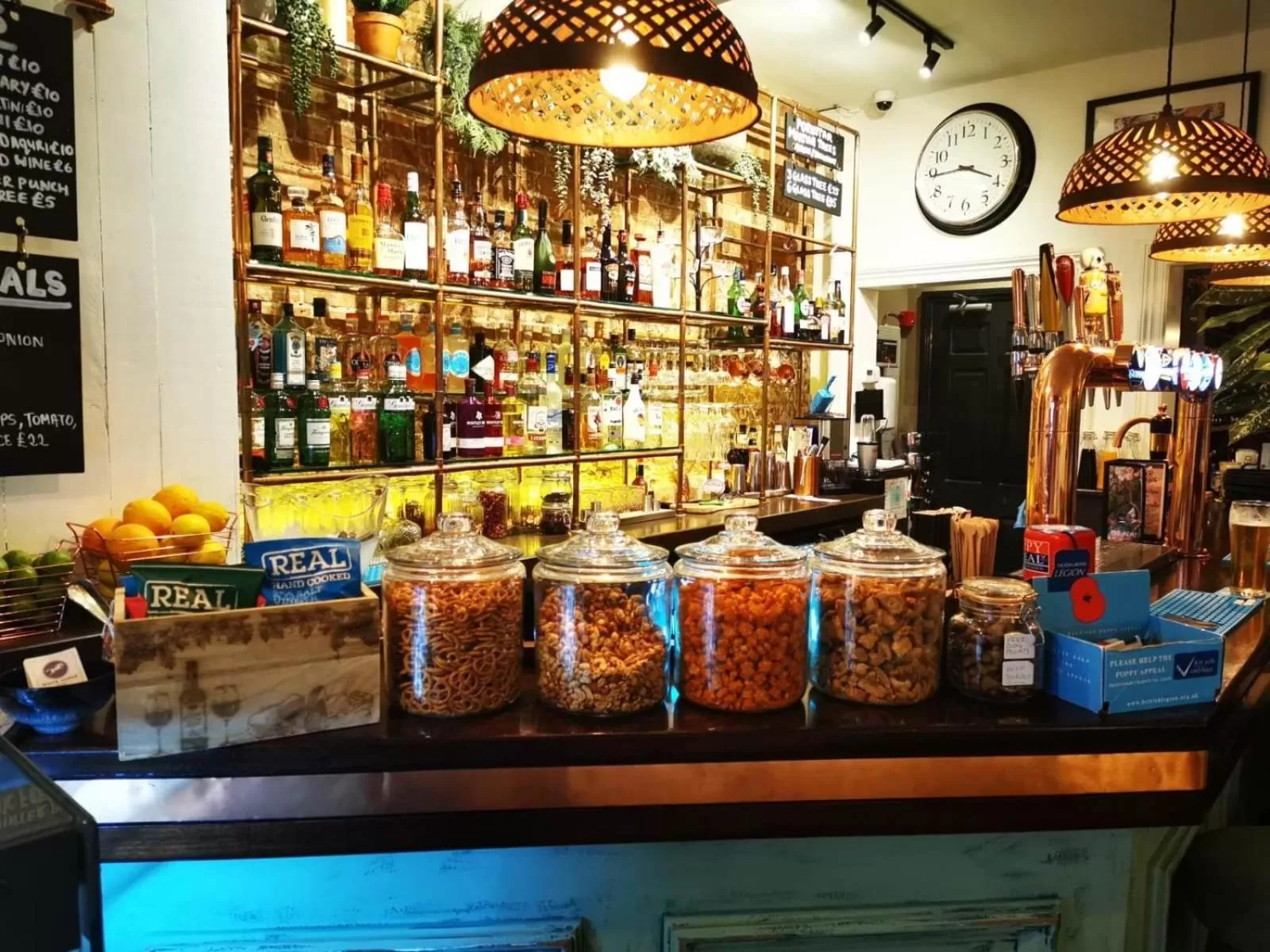 Lounge or bar in White Horse