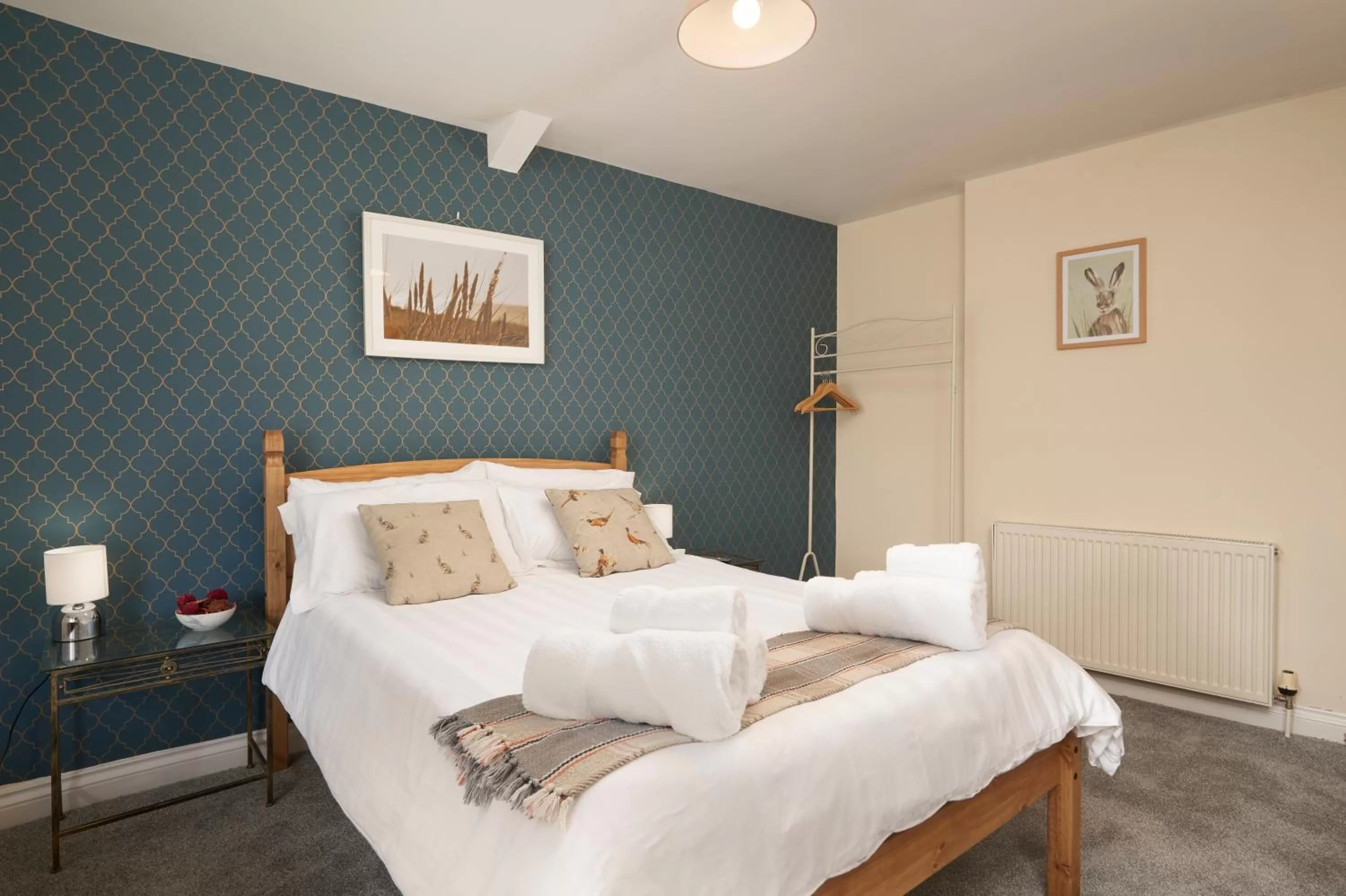 Bedroom, Bed in The White Hart Hotel