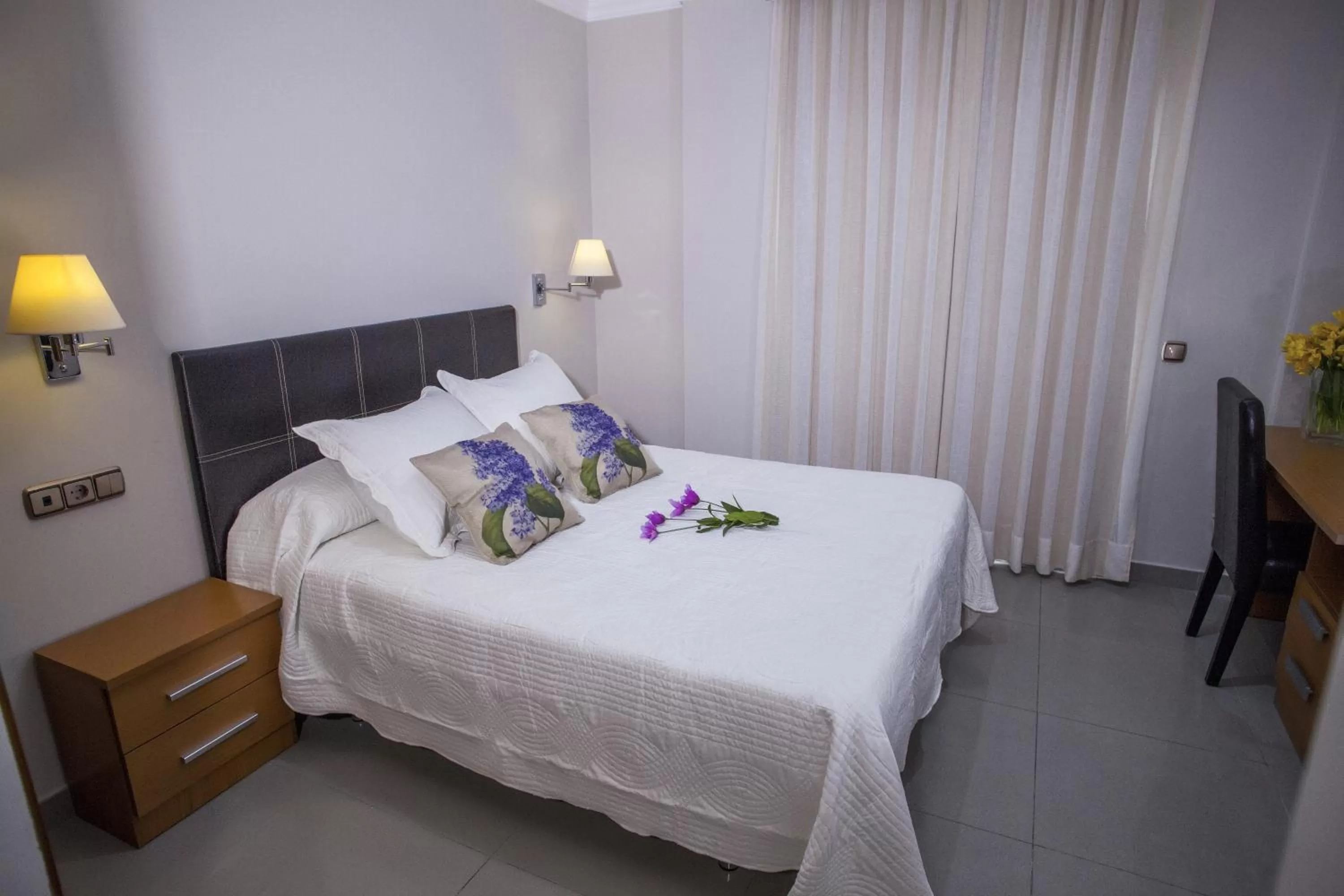 Photo of the whole room, Bed in Hotel Bajamar Centro