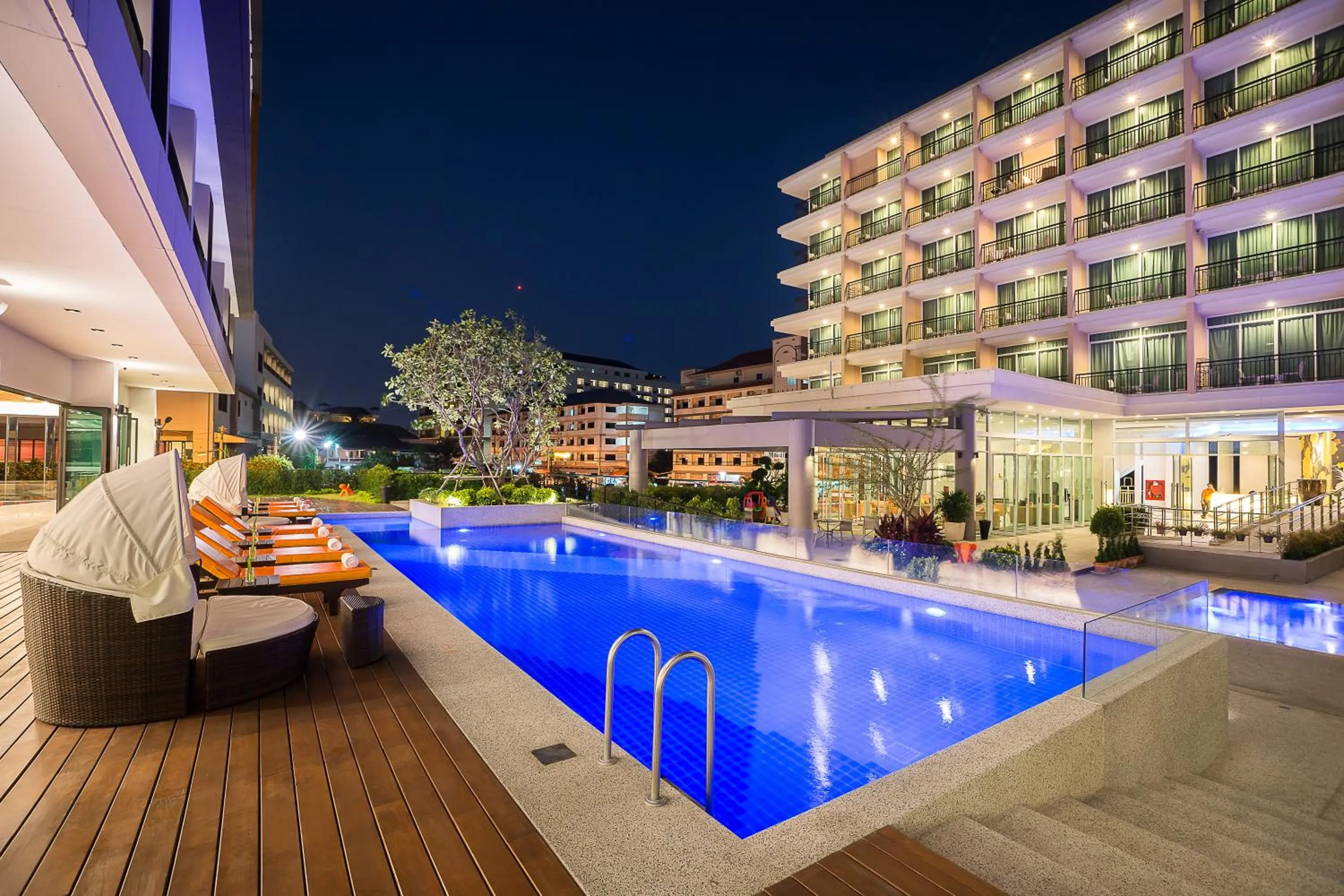 Swimming pool in J Inspired Hotel Pattaya