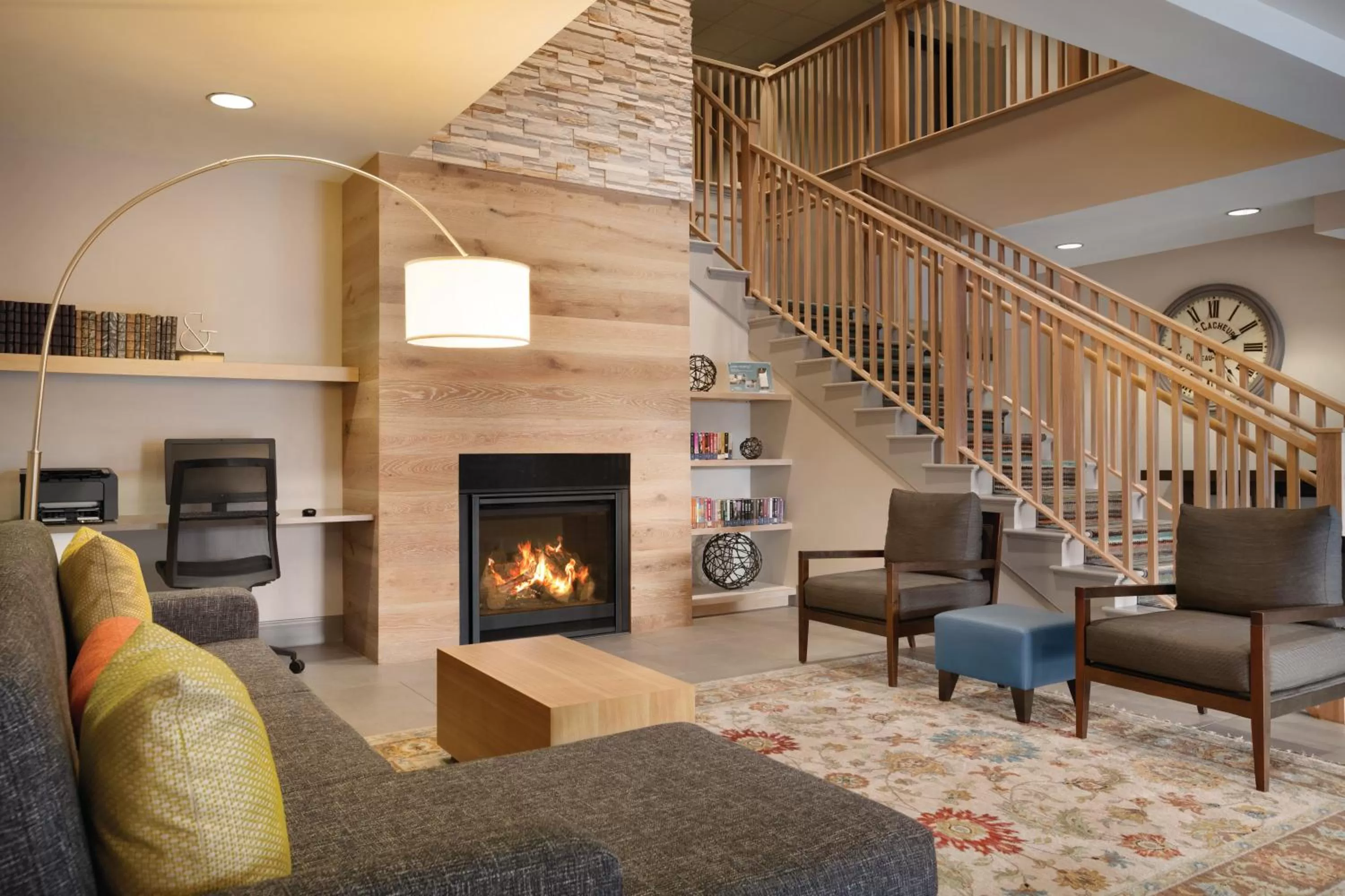 Library in Country Inn & Suites by Radisson, Brooklyn Park - Brooklyn Center, MN