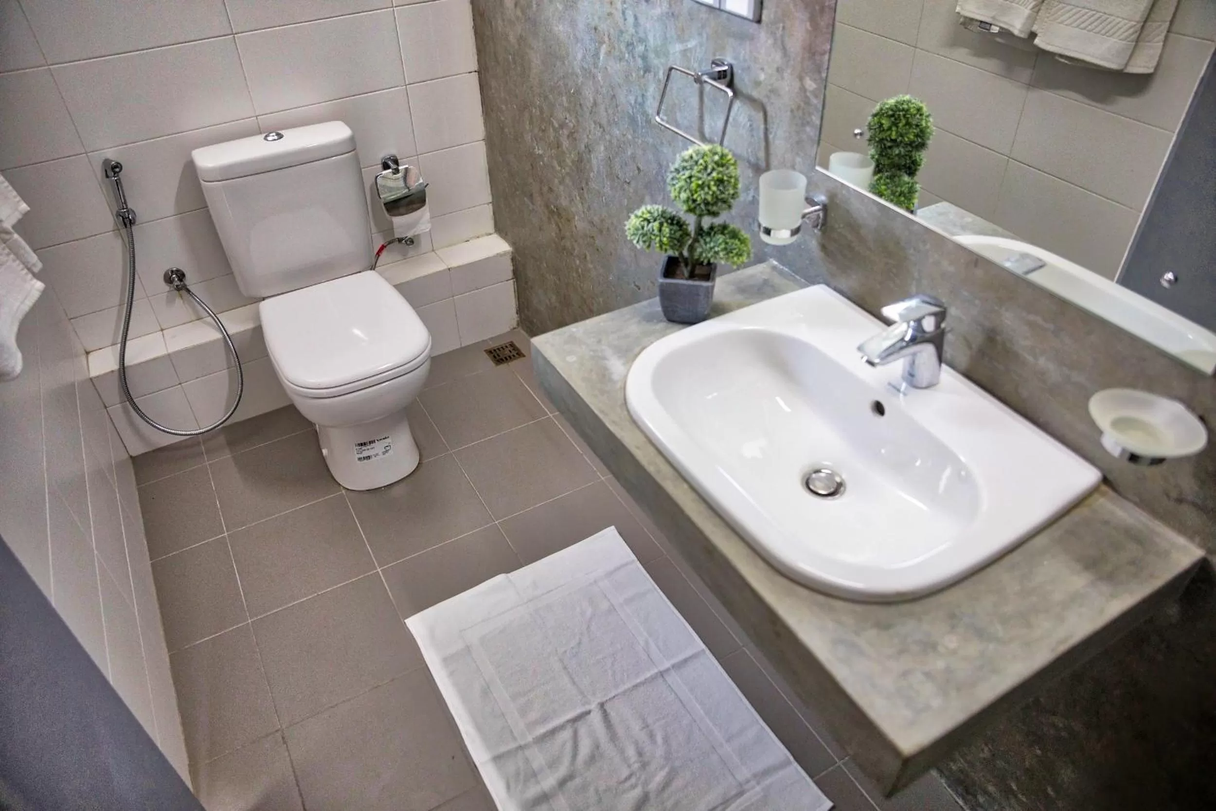 Toilet in C 1 Colombo Fort