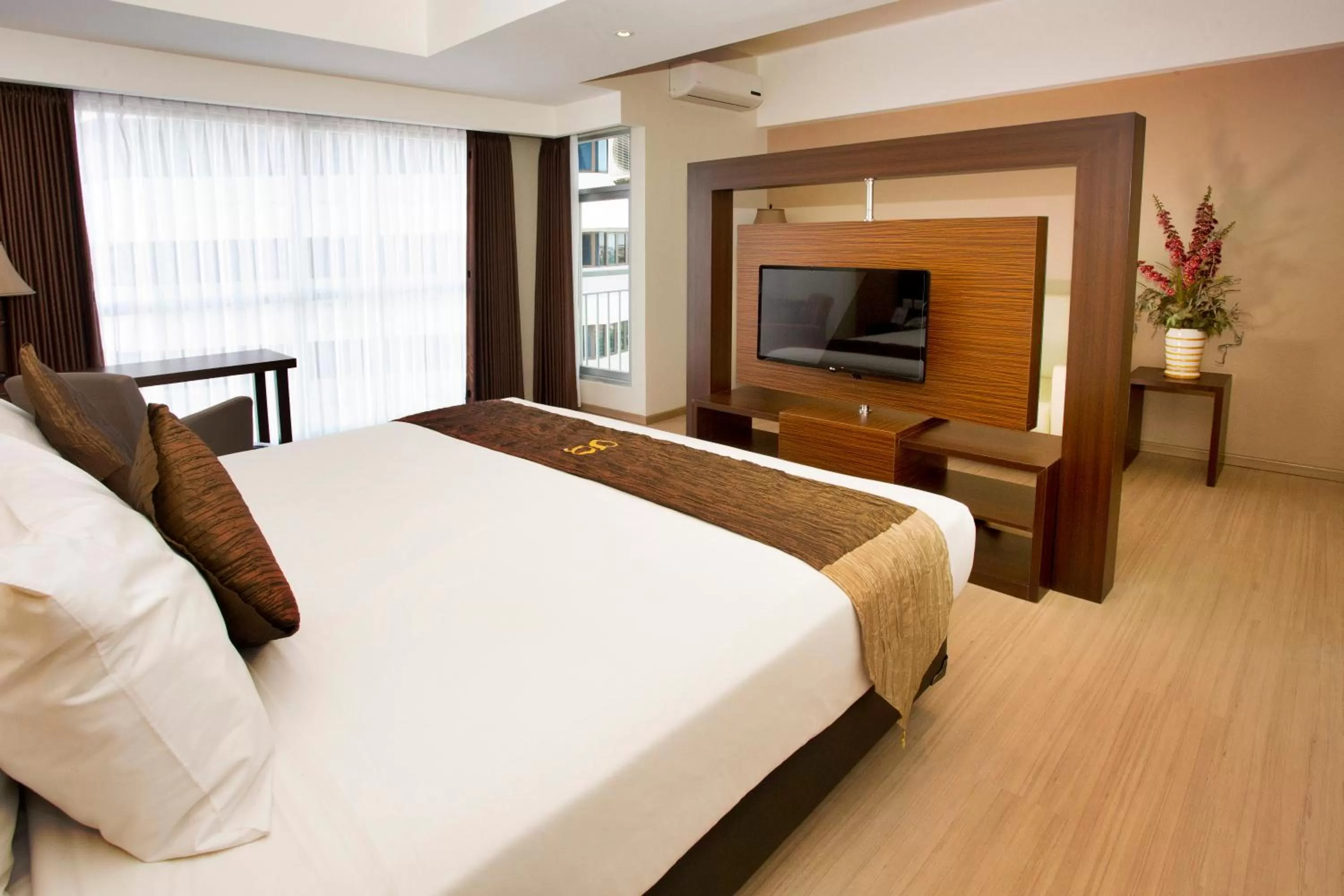 Junior Suite in Hotel Gunawangsa MERR