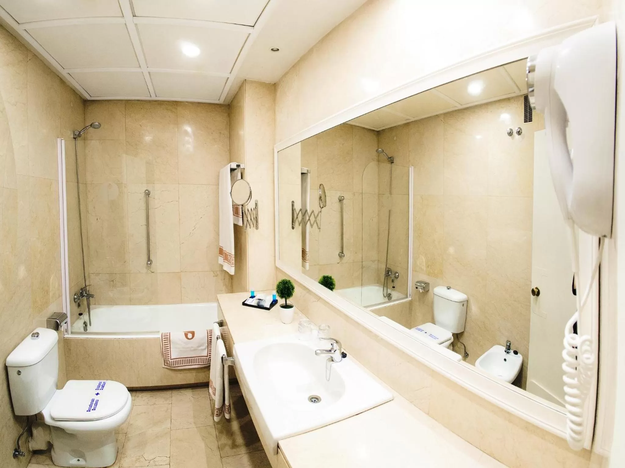 Bathroom in Hotel Pasarela