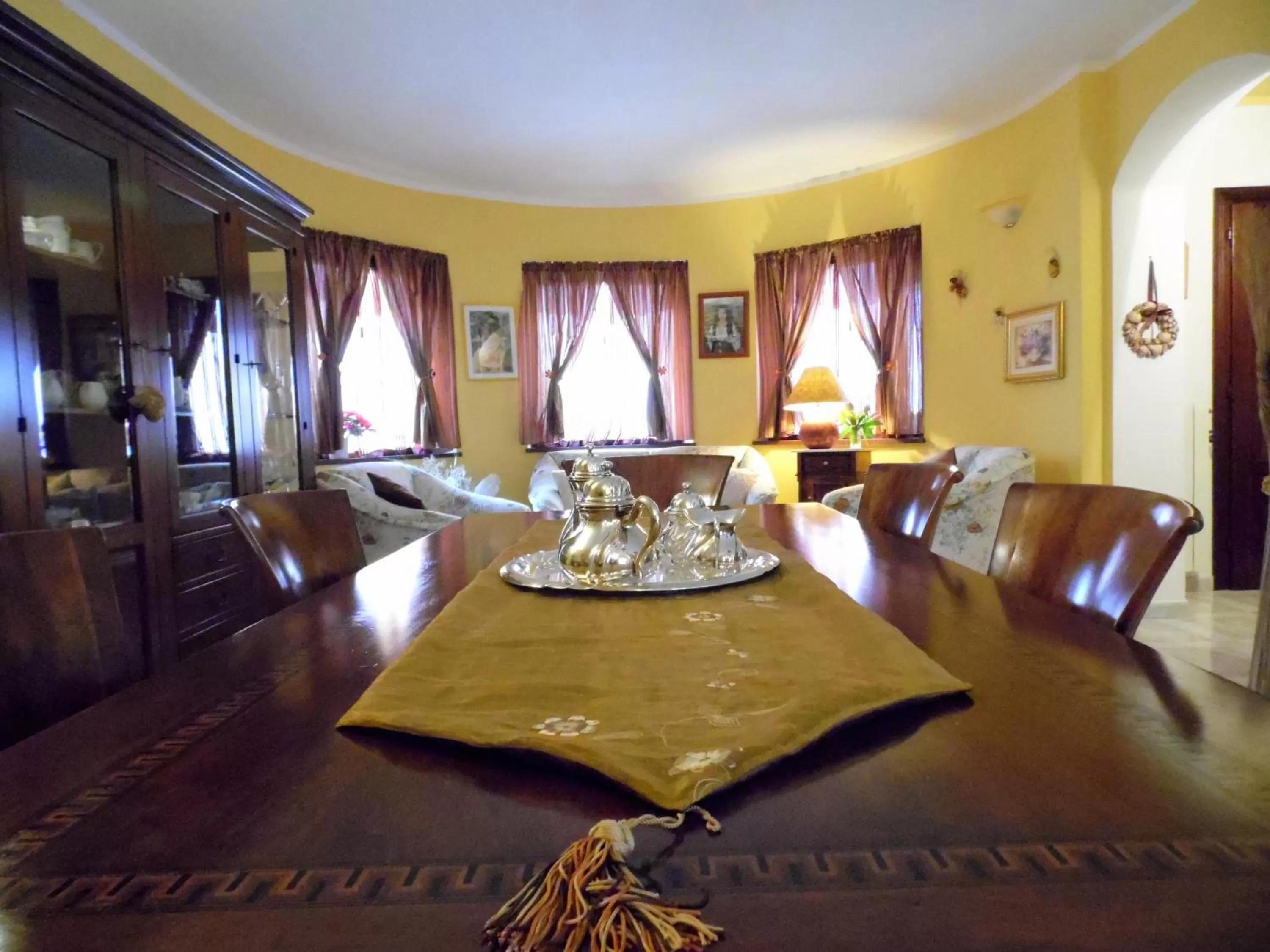 Communal lounge/ TV room, Restaurant/Places to Eat in Sole e Luna