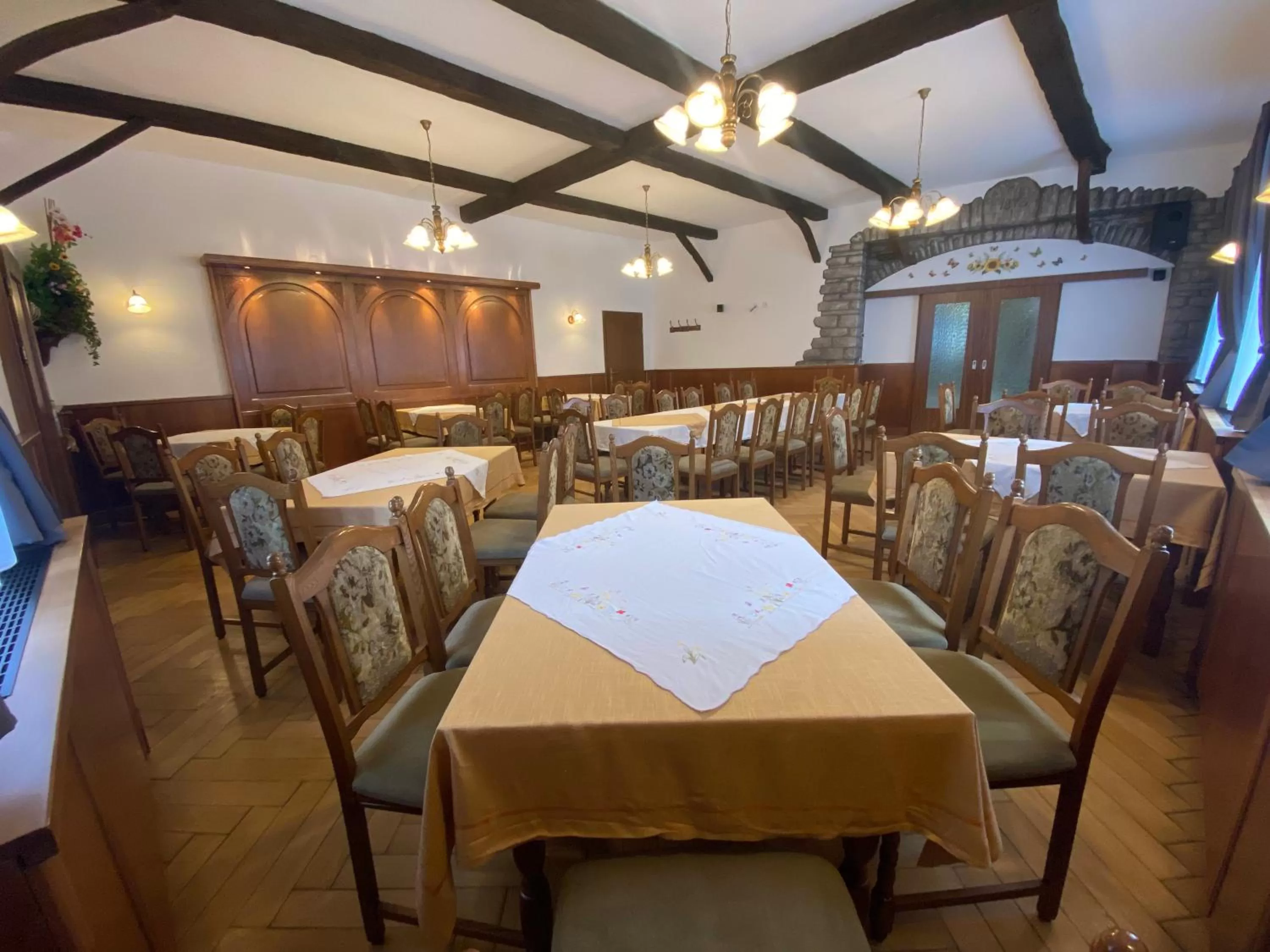 Restaurant/places to eat in Hotel Bielatal