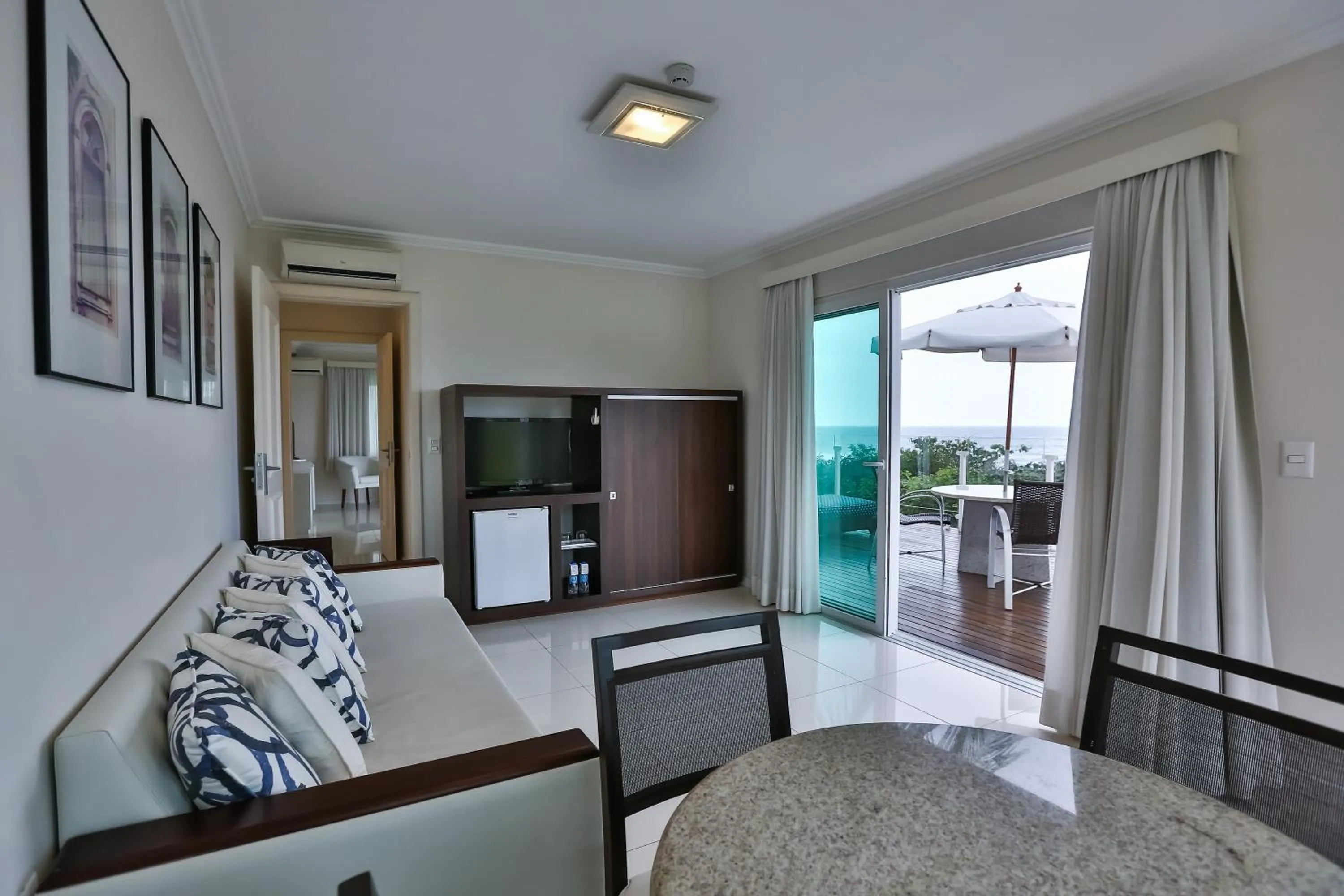 Queen Suite with Spa Bath in Itapema Beach Hotel & Convention