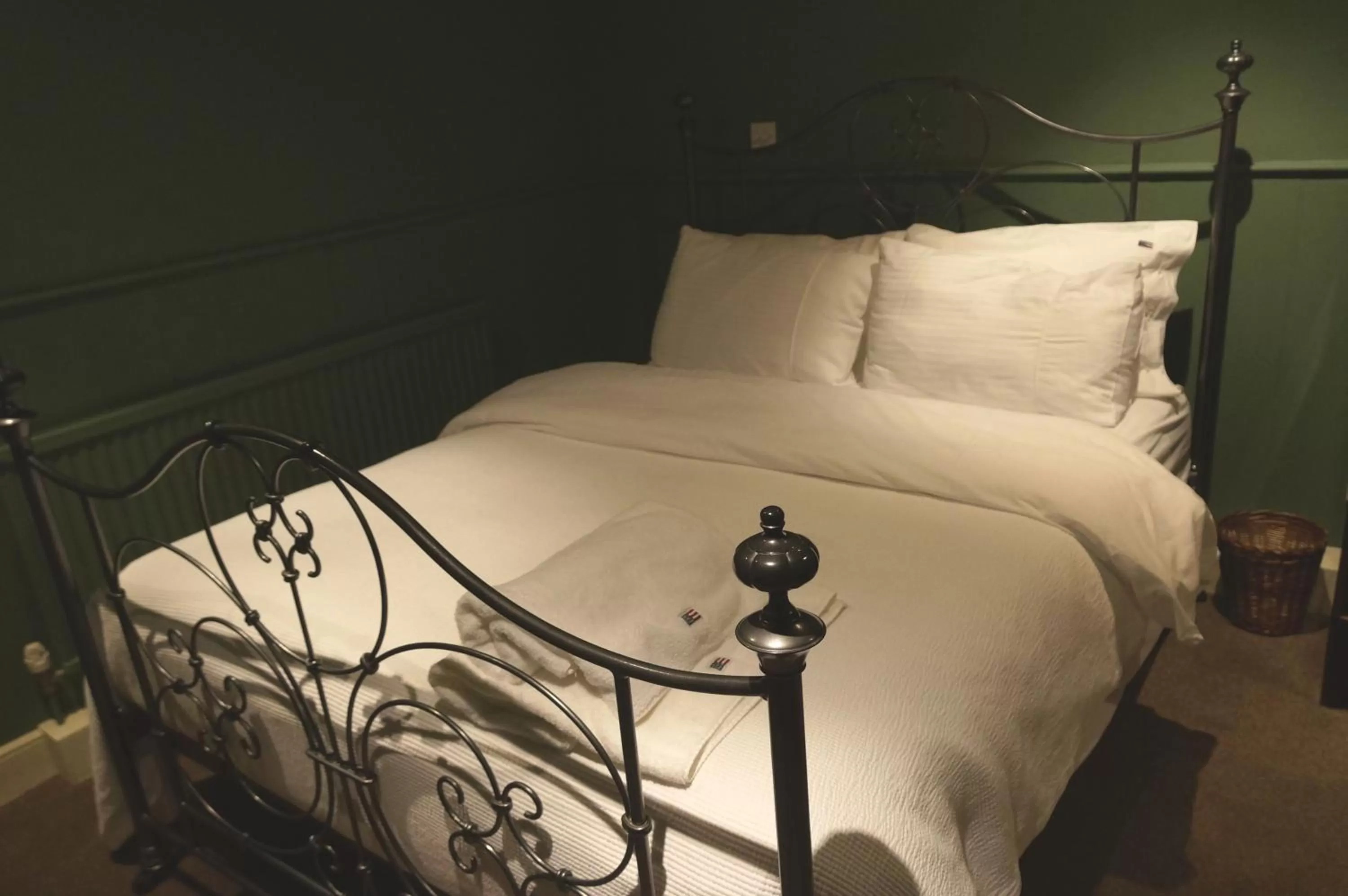 Photo of the whole room, Bed in The Marlborough