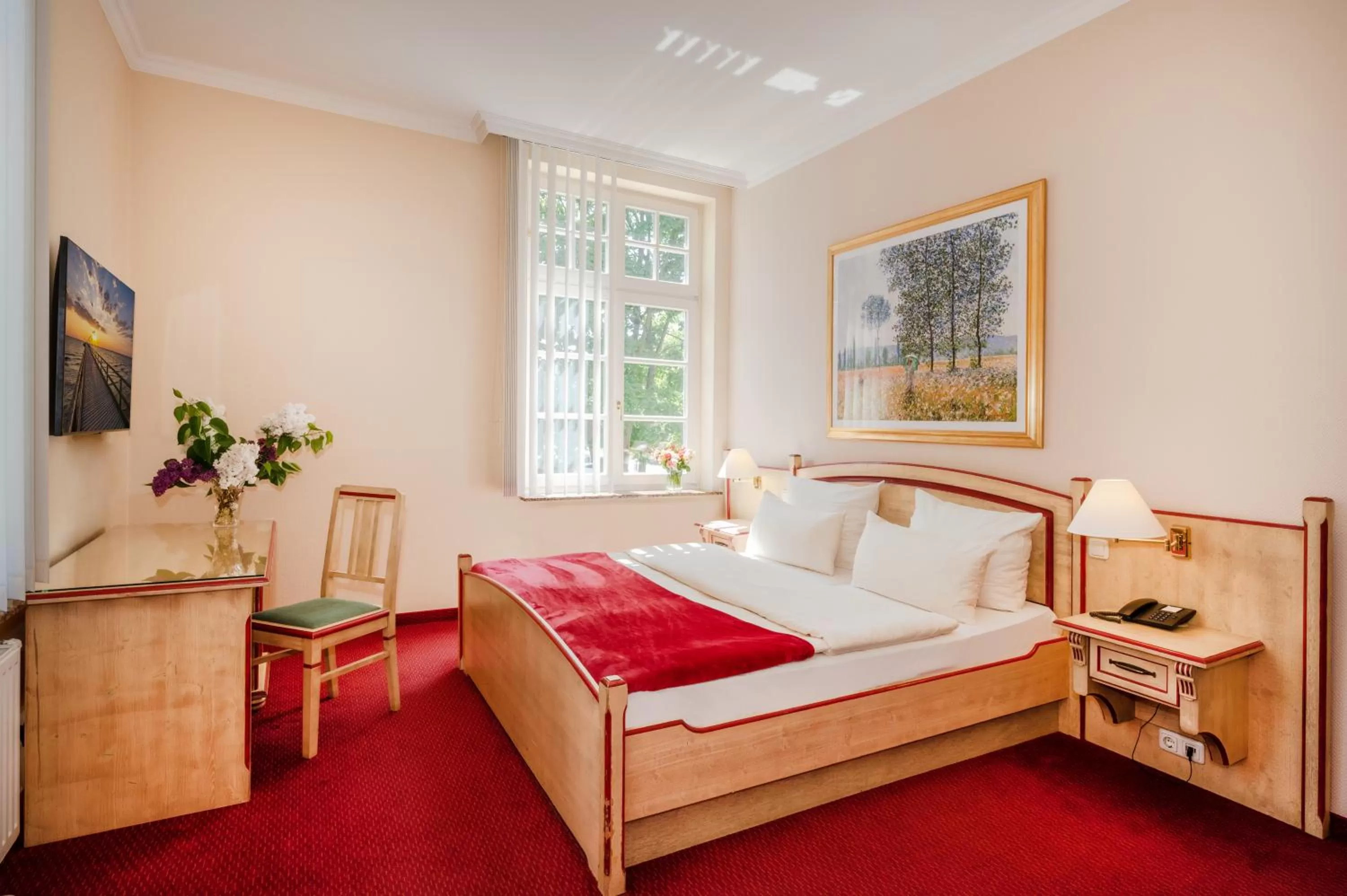 Photo of the whole room, Bed in Vineta Strandhotels