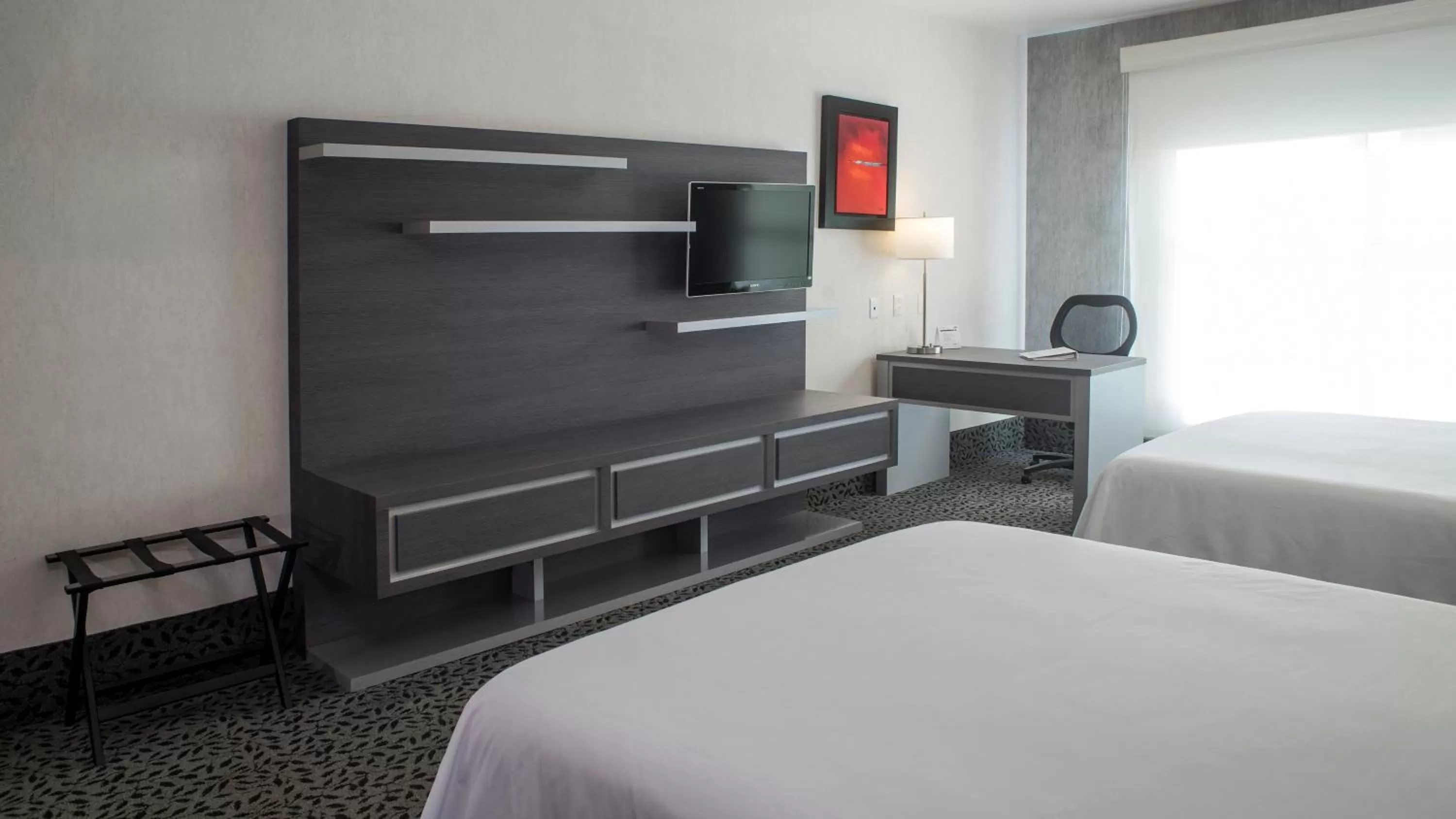 Photo of the whole room, Bed in Holiday Inn Express & Suites Queretaro by IHG