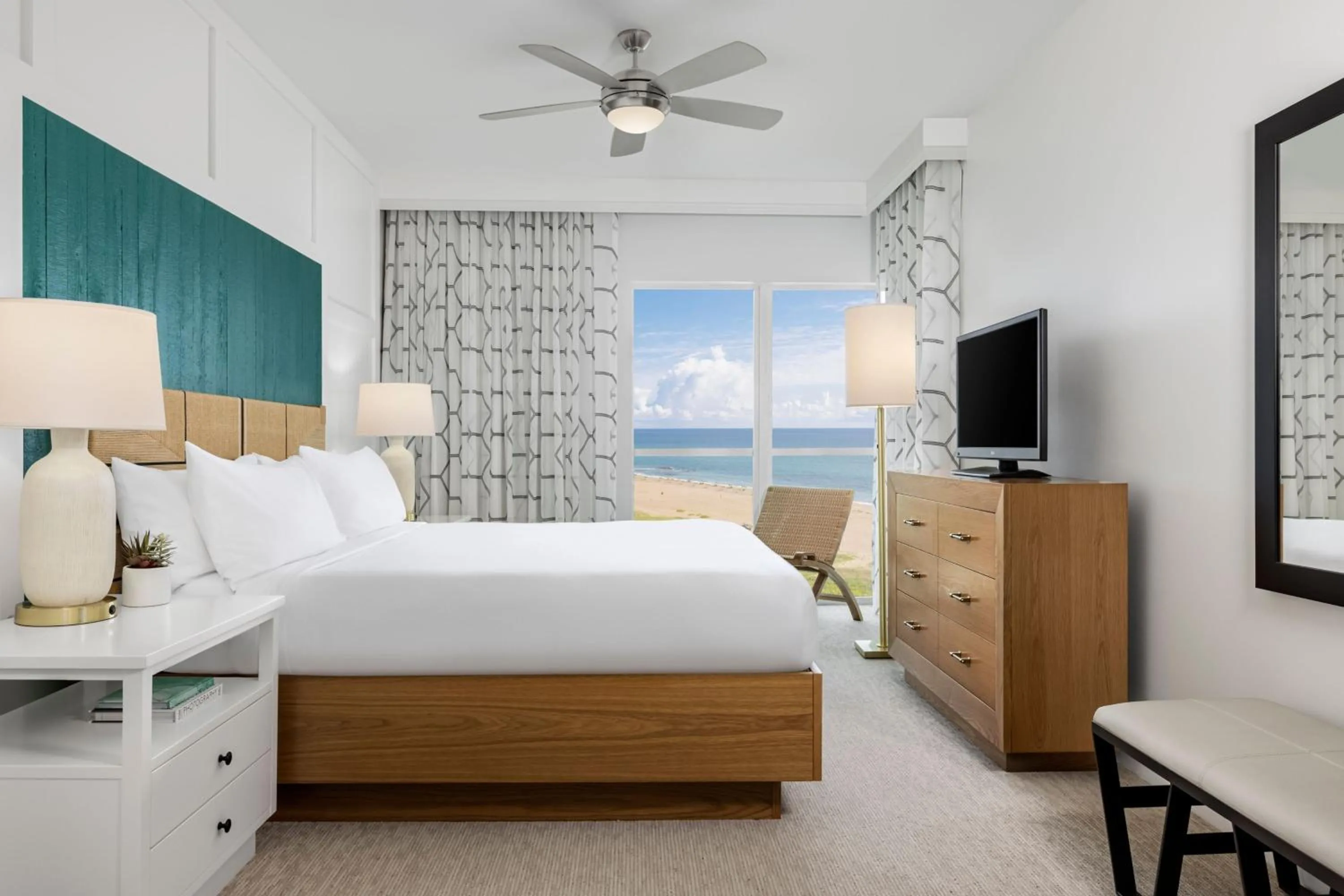 Bedroom, Bed in Marriott's Oceana Palms