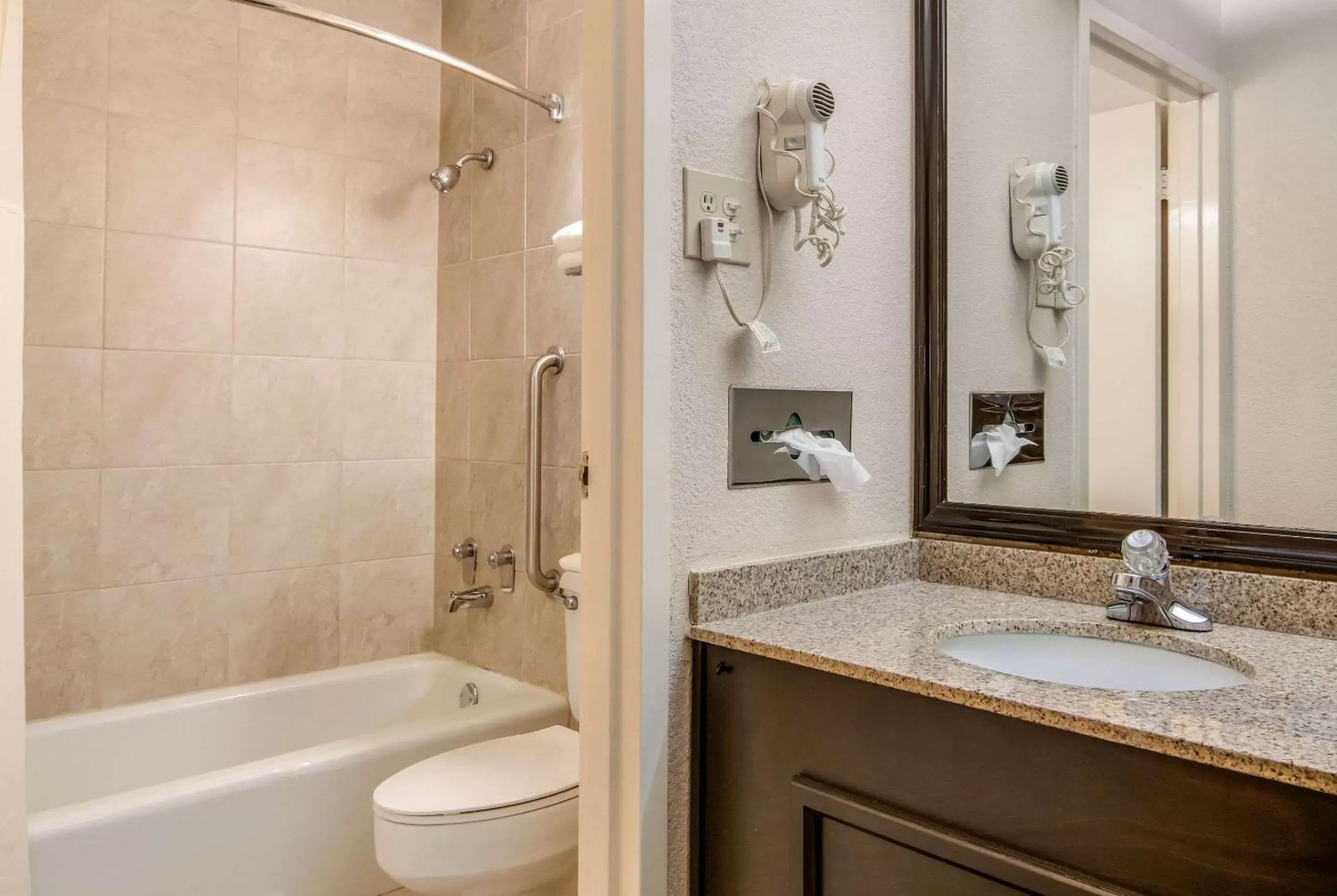 Quality Inn Suwanee I-85 Quality Inn Suwanee I-85