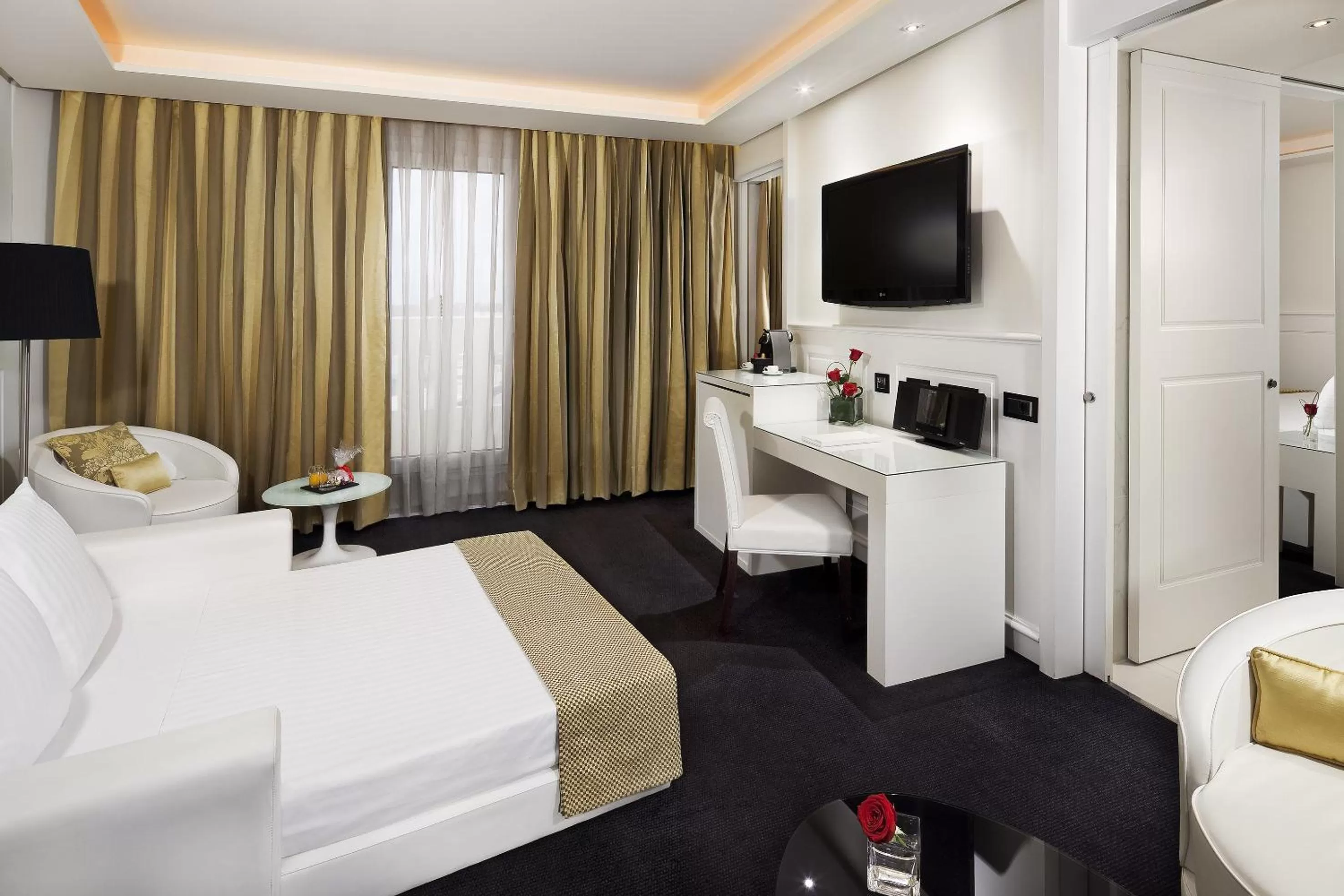 Bed in Hotel Colón Gran Meliá - The Leading Hotels of the World