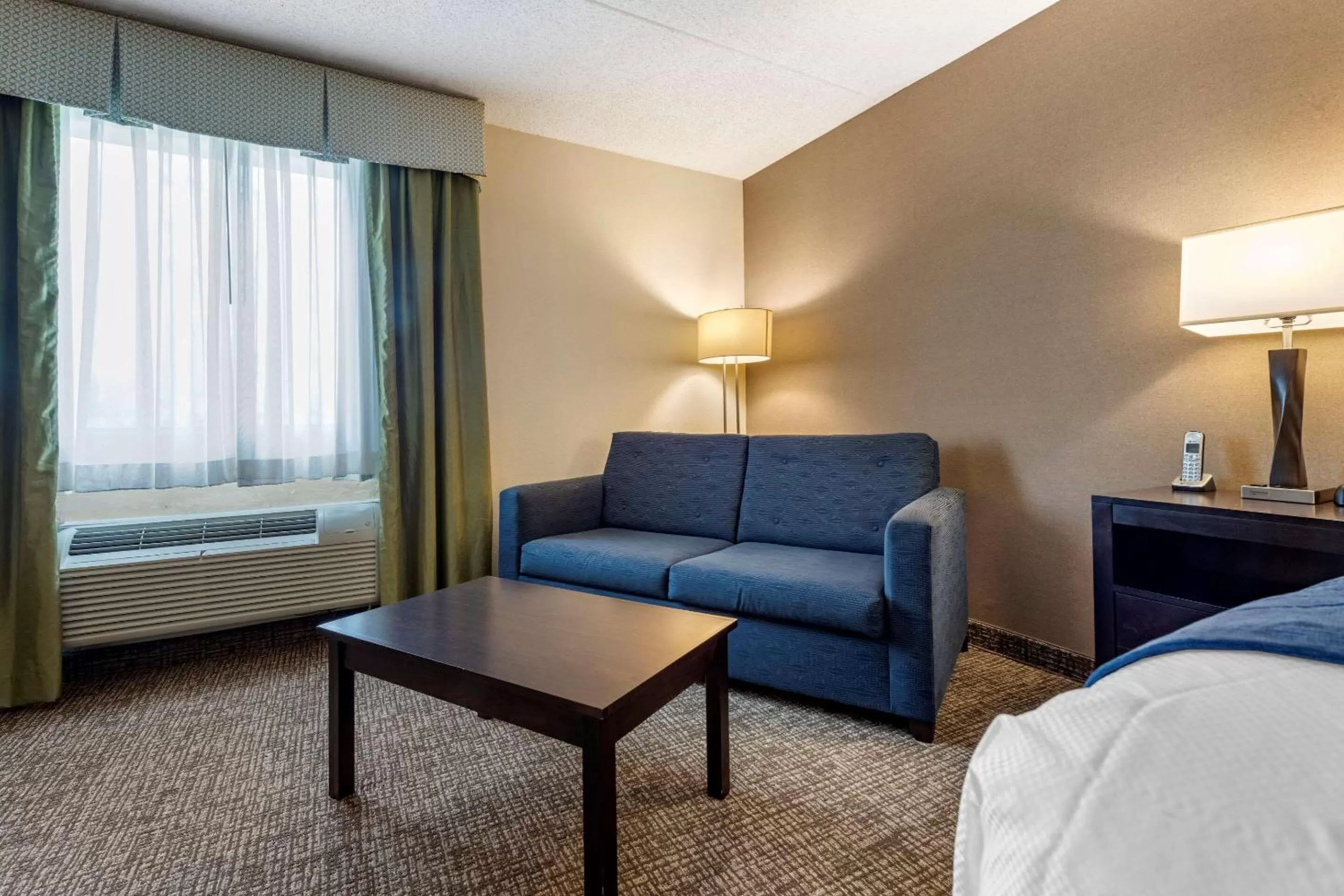 Photo of the whole room, Bed in Comfort Inn & Suites Butler