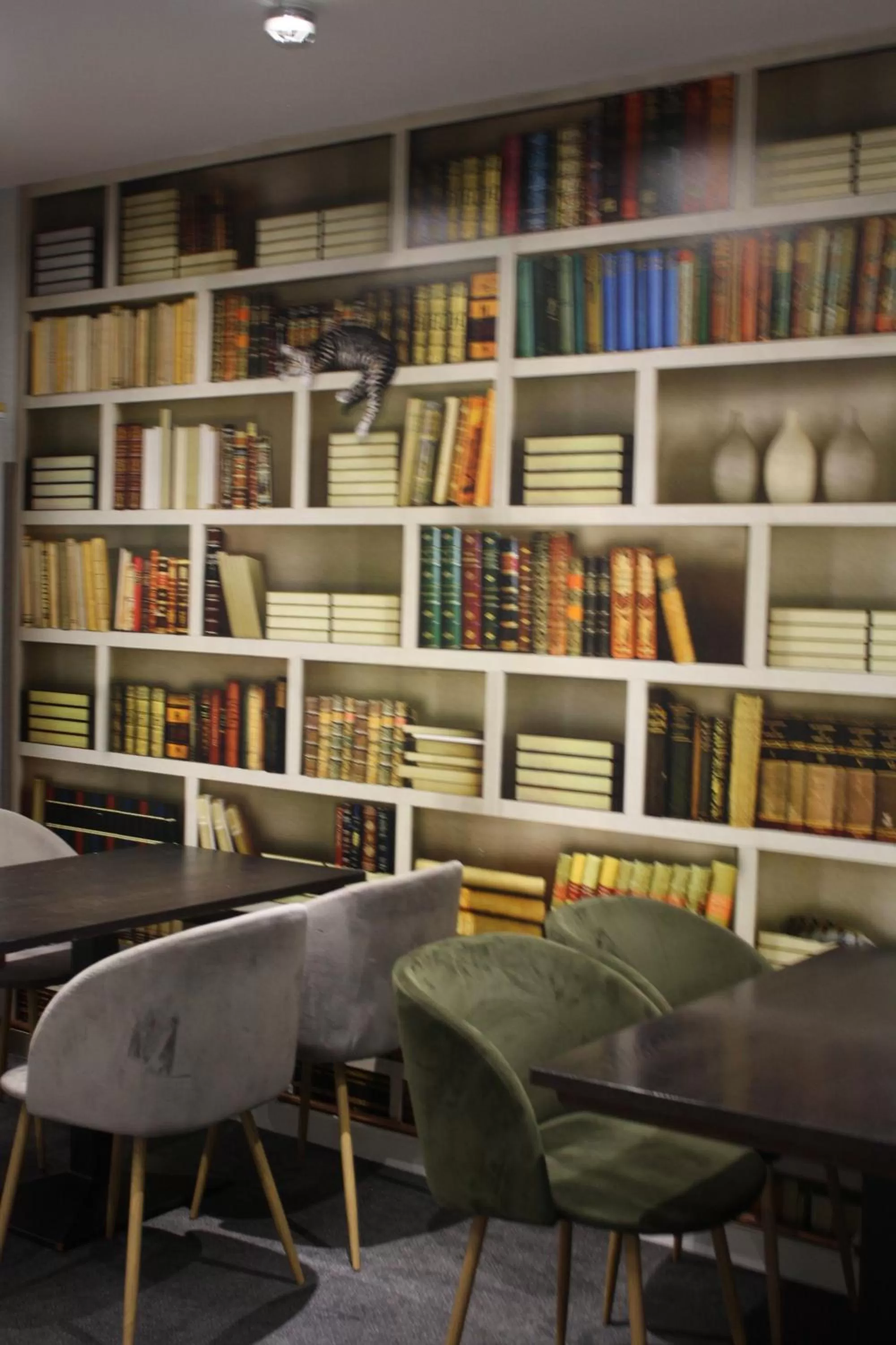 Seating area, Library in Watton Vibe Hotel